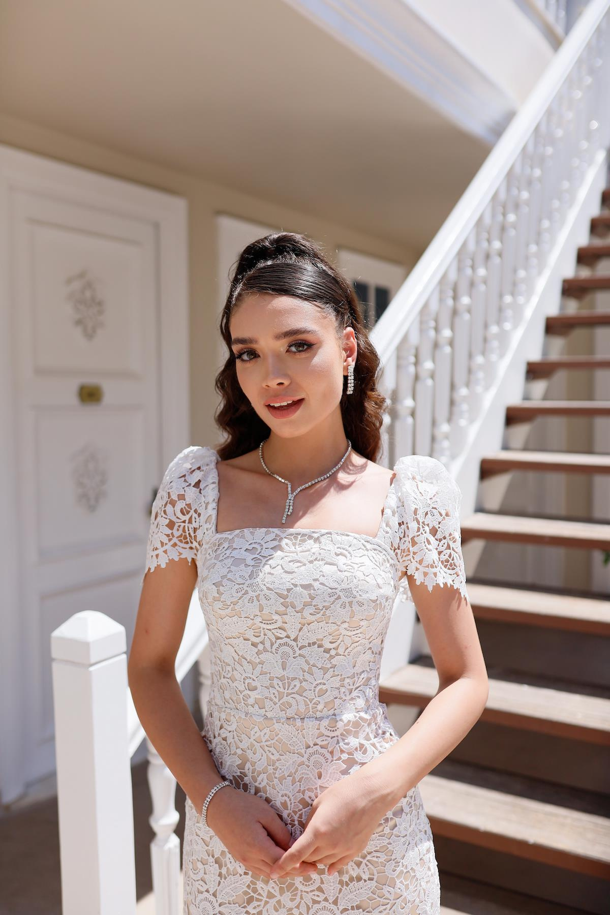 TheElsa | Kişiye Özel Üretim Abiye Elbise | Eliza Dantel Beyaz Bej Kalem Özel Tasarım ElbiseDANTEL ELBİSELEREliza Dantel Beyaz Bej Kalem Özel Tasarım Elbise