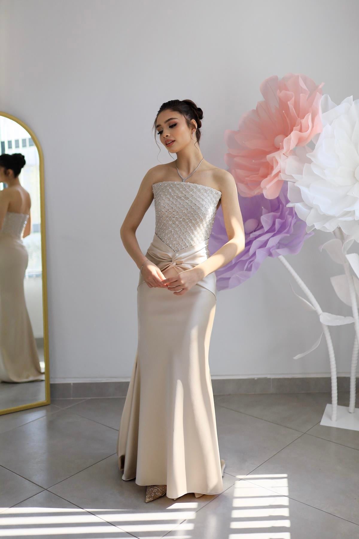 TheElsa | Kişiye Özel Üretim Abiye Elbiseler | Fiorenza Bej Balık Özel Tasarım ElbiseÖZEL ÜRETİM ELBİSEFiorenza Bej Balık Özel Tasarım Elbise