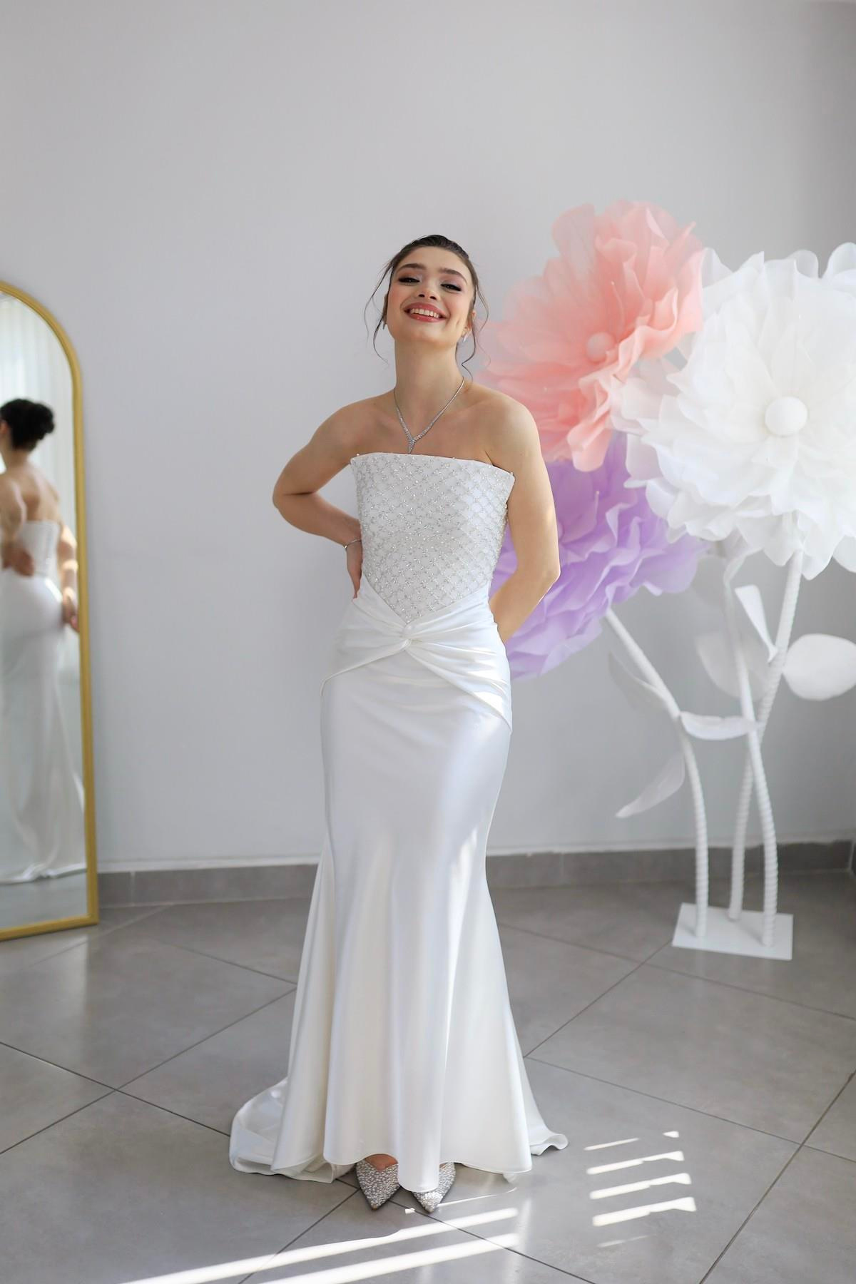 TheElsa | Kişiye Özel Üretim Abiye Elbiseler | Fiorenza Beyaz Balık Özel Tasarım Nikah Nişan ElbisesiBEYAZ ELBİSELERFiorenza Beyaz Balık Özel Tasarım Nikah Nişan Elbisesi