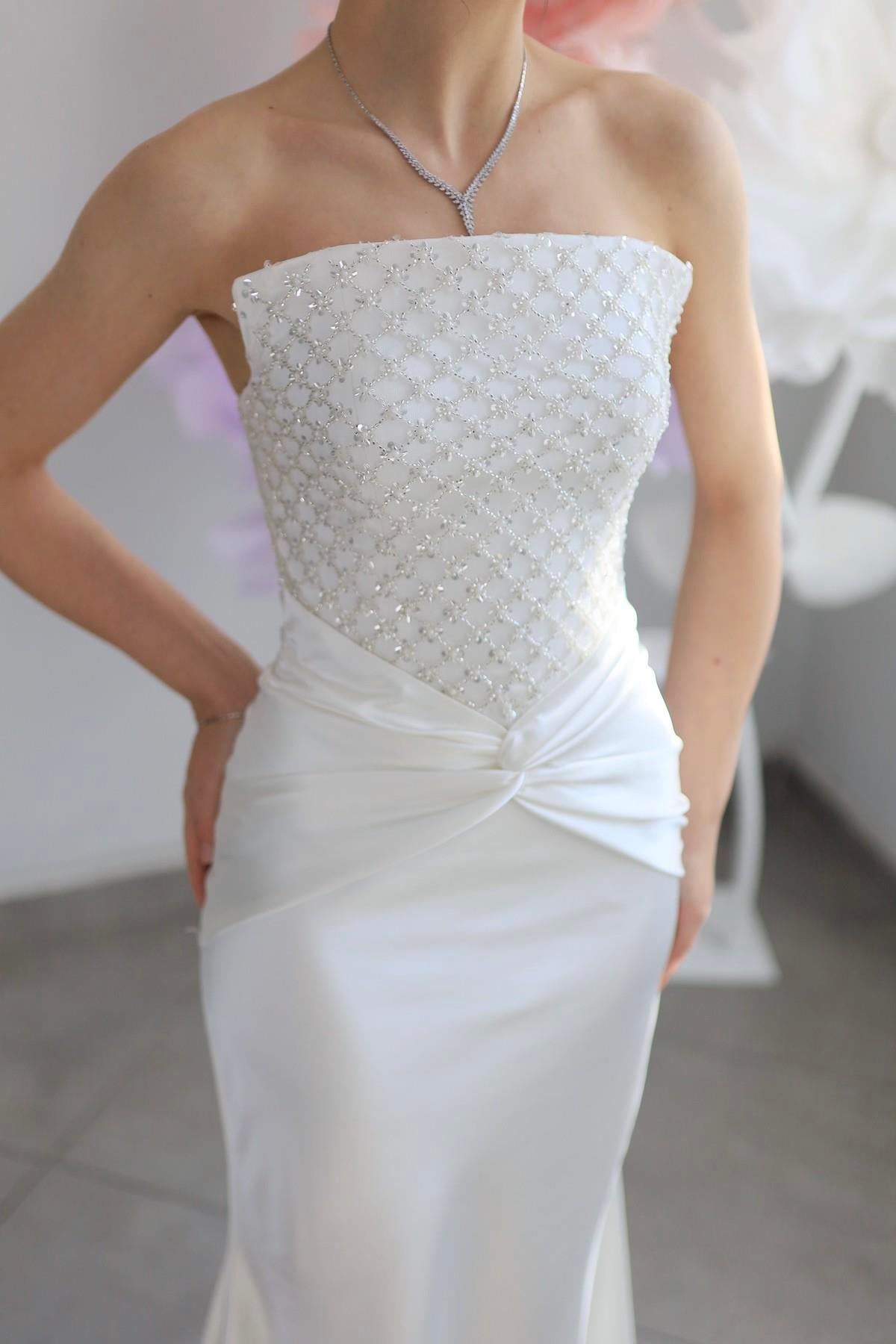 TheElsa | Kişiye Özel Üretim Abiye Elbiseler | Fiorenza Beyaz Balık Özel Tasarım Nikah Nişan ElbisesiBEYAZ ELBİSELERFiorenza Beyaz Balık Özel Tasarım Nikah Nişan Elbisesi