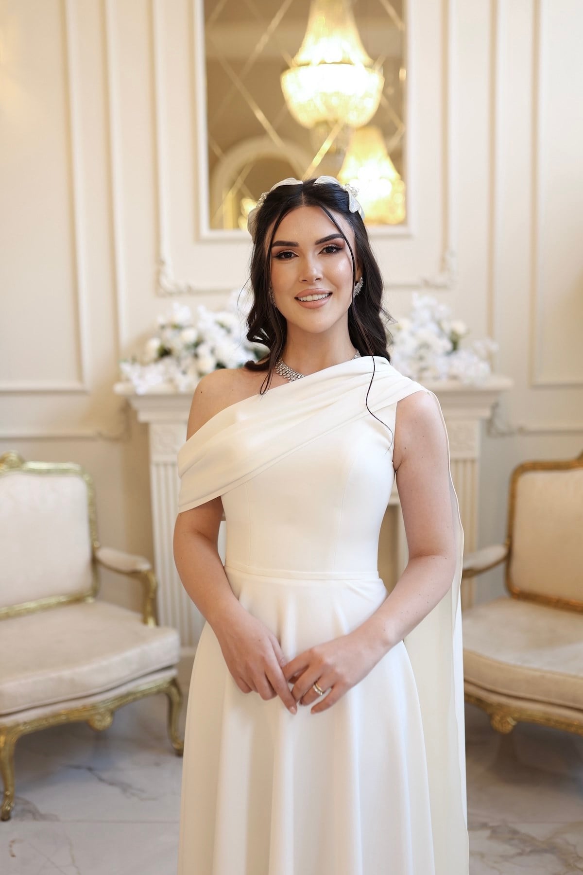 TheElsa | Freya Beyaz KloşSADE ELBİSELERFreya Beyaz Kloş Elbise