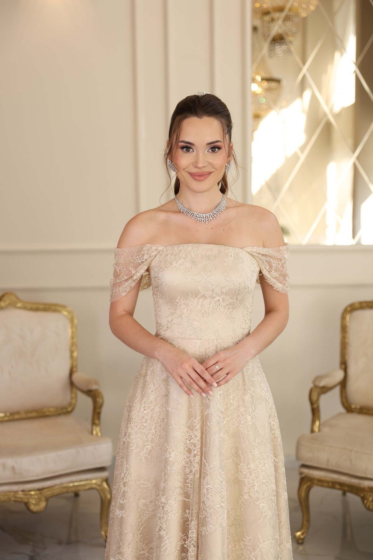 TheElsa | Galisia Prenses Bej Dantel Nikah Nişan Söz ElbisesiRENKLİ DANTEL ELBİSELERGalisia Prenses Bej Dantel Nikah Nişan Söz Elbisesi