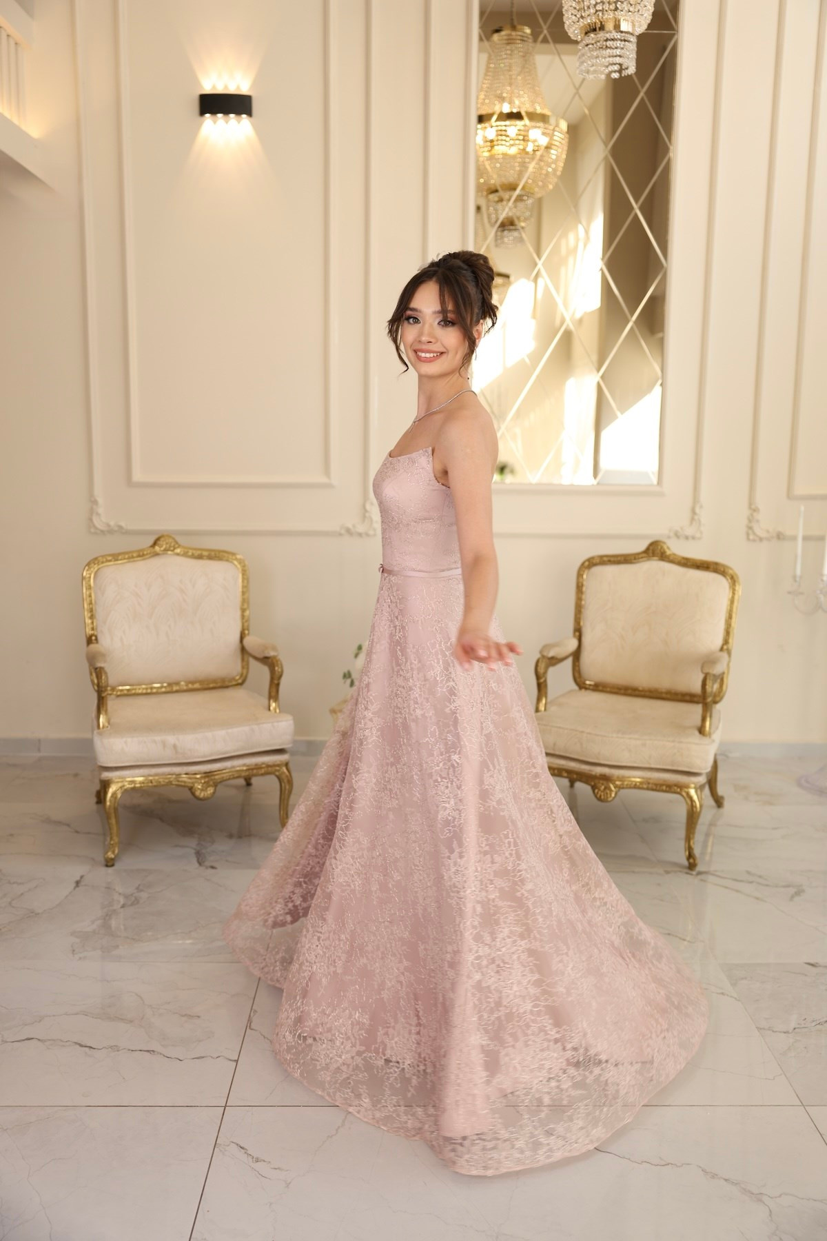 TheElsa | Galisia Prenses Pudra Pembe Maxi Dantel Özel Tasarım Abiye ElbiseRENKLİ DANTEL ELBİSELERGalisia Prenses Pudra Pembe Maxi  Dantel Özel Tasarım Abiye Elbise