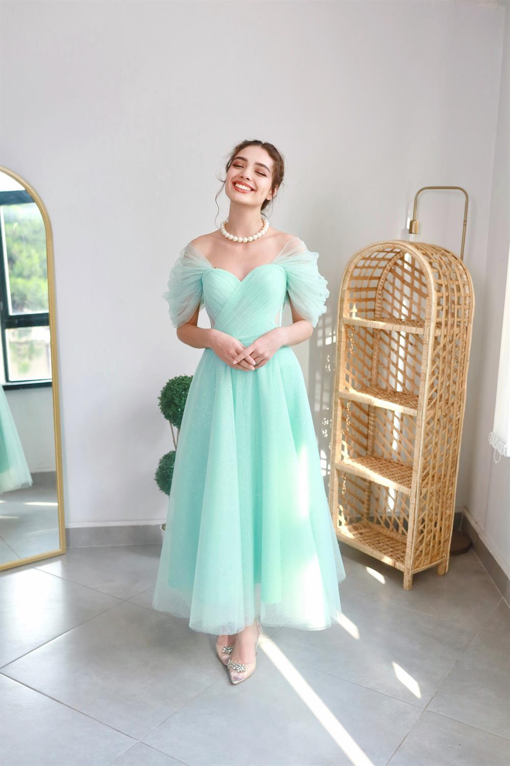 TheElsa | GİYİM | TAKI | Henna Simli Su Yeşili Özel Tasarım Abiye Tül ElbiseÖZEL ÜRETİM ELBİSEHenna Simli Su Yeşili Özel Tasarım Abiye Tül Elbise