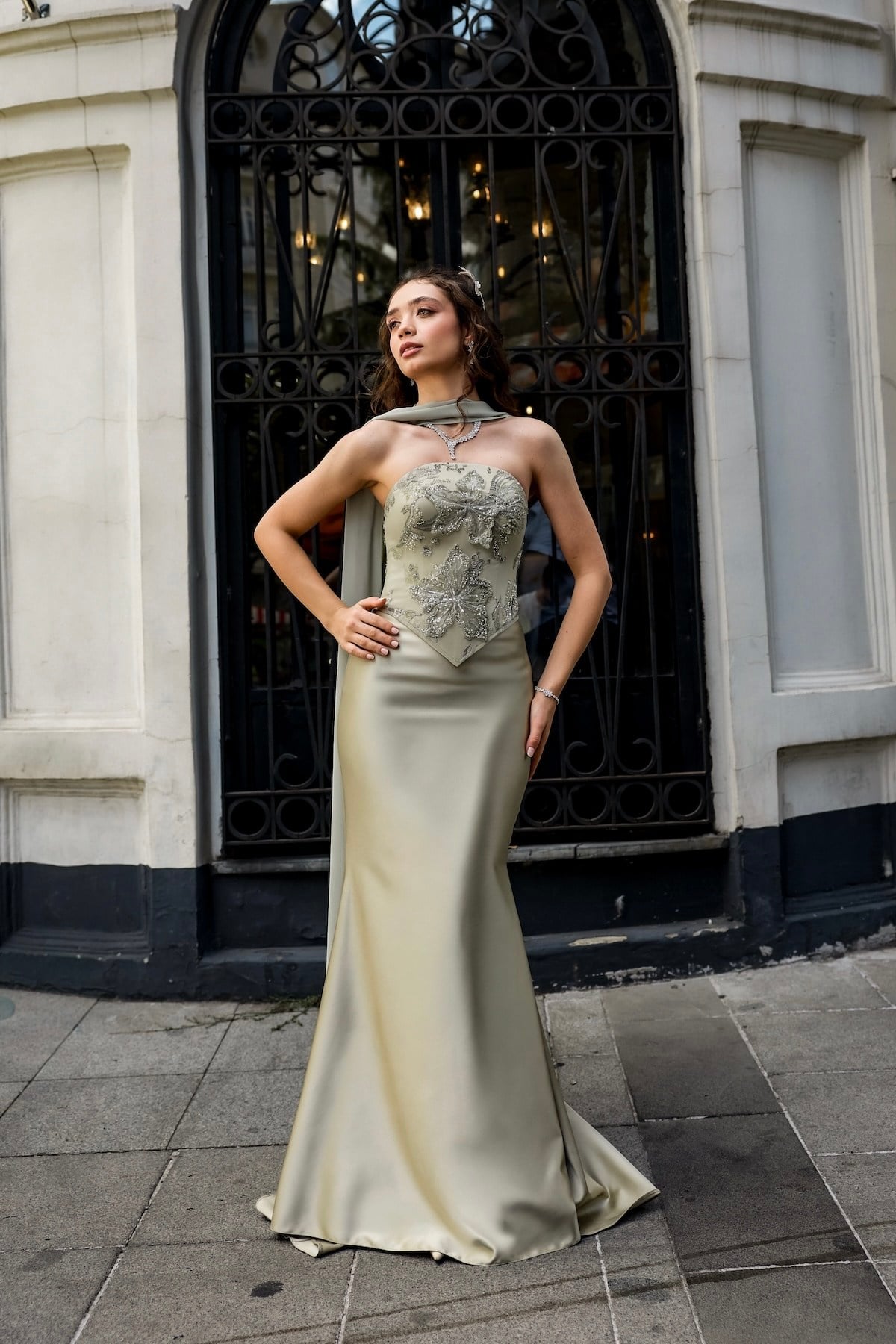TheElsa | Hera Artemis Oval Yaka Yağ Yeşili Saten Balık Korse Etek Nikah Nişan Söz ElbisesiÖZEL ÜRETİM TASARIM ELBİSELERHera Artemis Oval Yaka Yağ Yeşili Saten Balık Korse Etek Nikah Nişan Söz Elbisesi