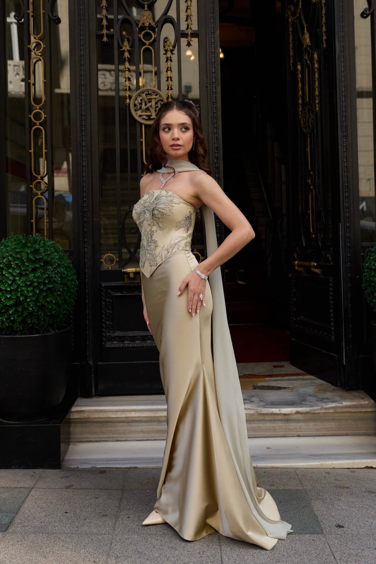 TheElsa | Hera Artemis Oval Yaka Yağ Yeşili Saten Balık Korse Etek Nikah Nişan Söz ElbisesiÖZEL ÜRETİM TASARIM ELBİSELERHera Artemis Oval Yaka Yağ Yeşili Saten Balık Korse Etek Nikah Nişan Söz Elbisesi