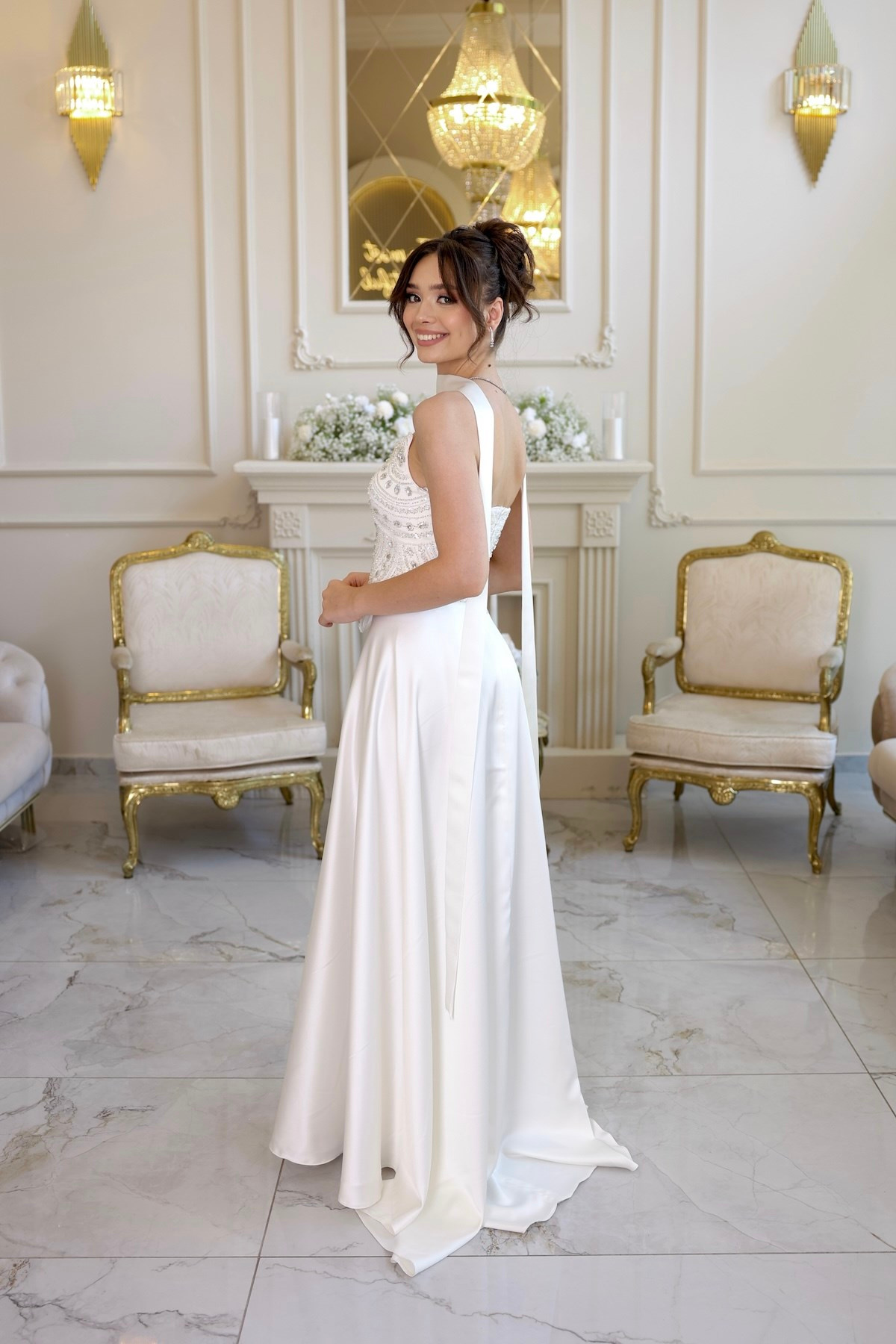 TheElsa | Hera Blair Beyaz Kloş Etek Dantel Nikah Nişan Söz ElbisesiÖZEL ÜRETİM TASARIM ELBİSELERHera Blair Beyaz Kloş Etek Dantel Nikah Nişan Söz Elbisesi