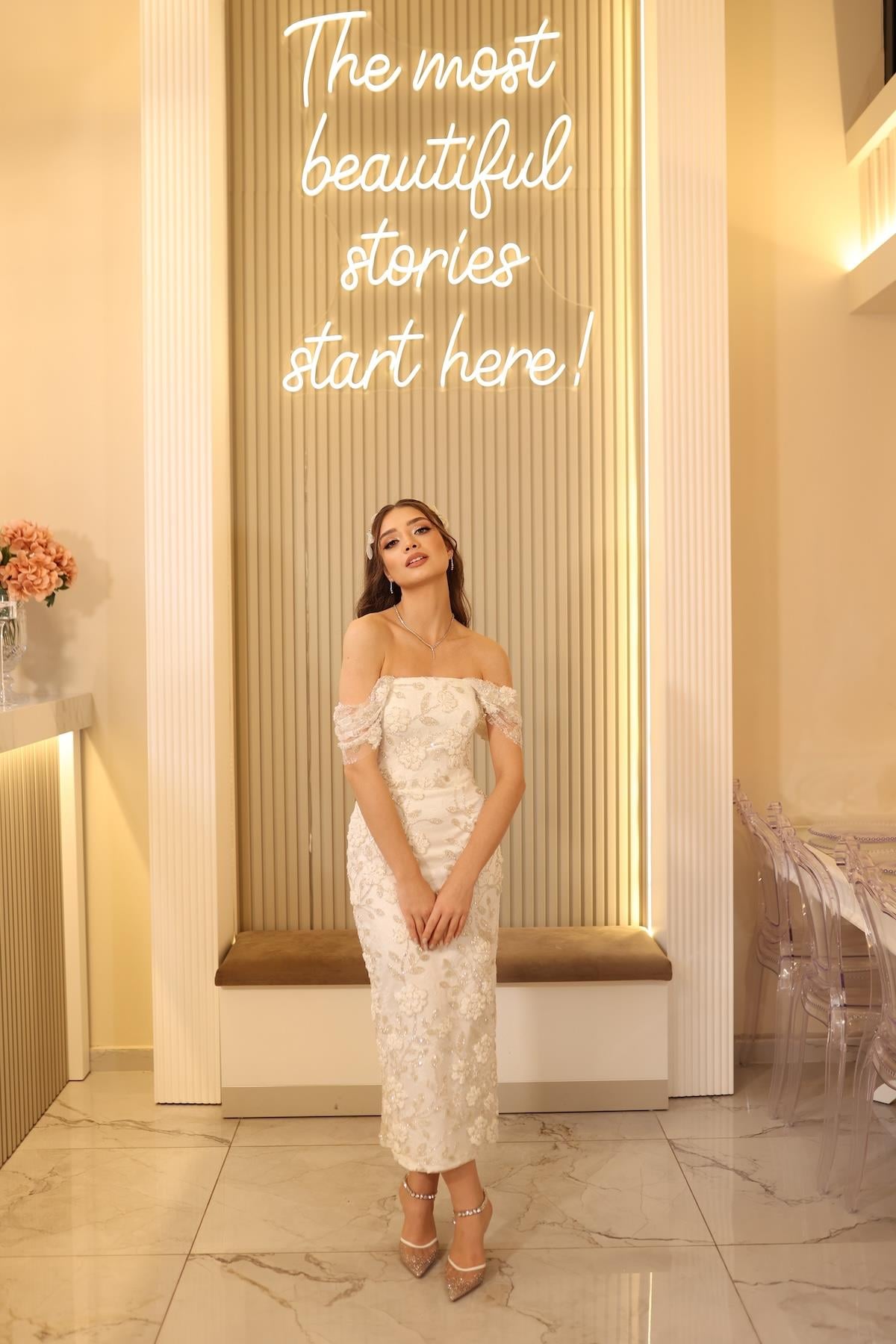 TheElsa | KALİNA BEYAZ KALEMBEYAZ DANTEL ELBİSELERKalina Beyaz Kalem Çiçekli Özel Tasarım Dantel Nişan Nikah Elbise