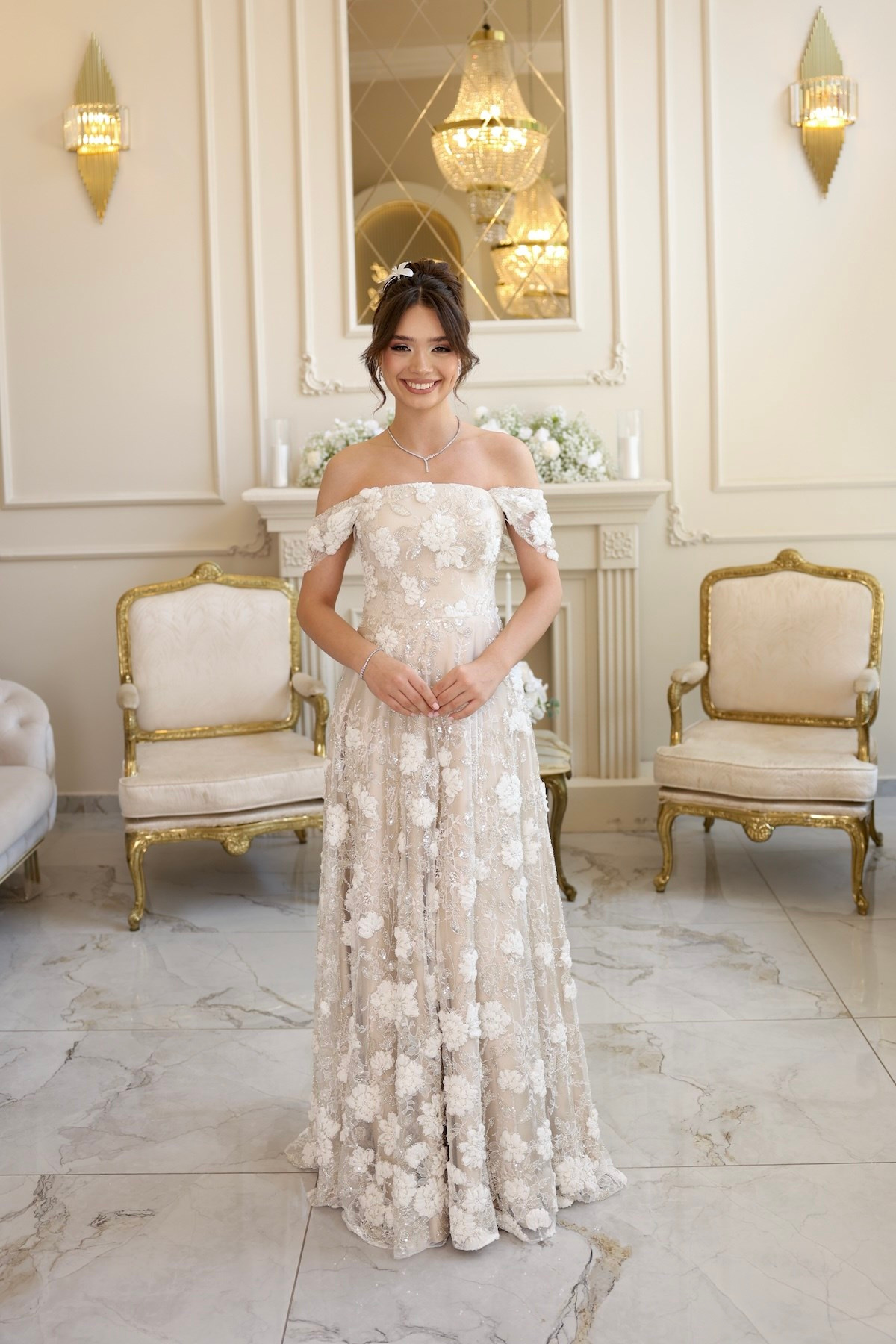 TheElsa | Kalina Prenses Bej Beyaz Maxi Dantel Nikah Nişan Söz ElbisesiBEYAZ DANTEL ELBİSELERKalina Prenses Bej Beyaz Maxi Dantel Nikah Nişan Söz Elbisesi