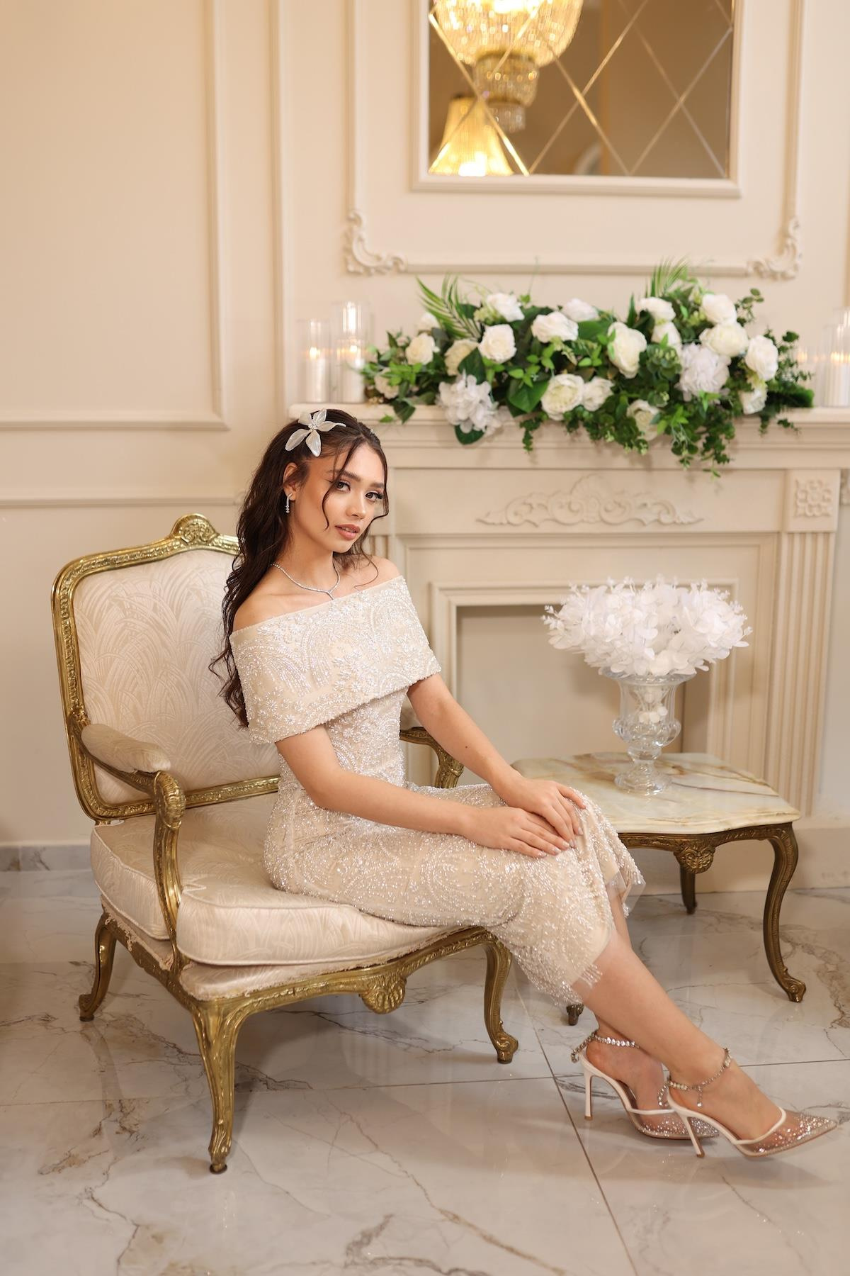 TheElsa | LALİN SATEN BOLEROÖZEL ÜRETİM TASARIM ELBİSELERLalin Saten Bolero Beyaz Çiçekli Nişan Nikah DavetElbise