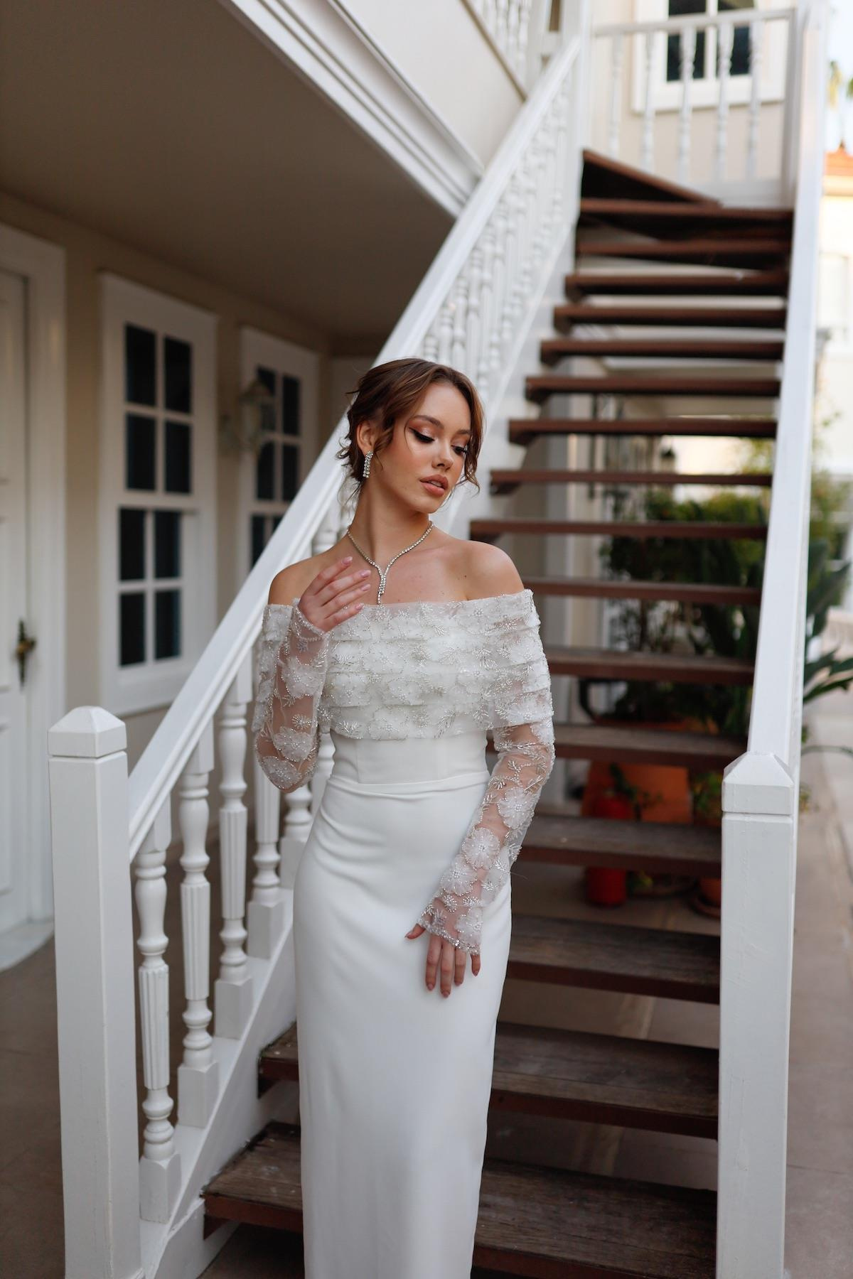 TheElsa | Kişiye Özel Üretim Abiye Elbise | Larissa Beyaz Özel Tasarım Dantel Detaylı Kalem Nikah Nişan ElbisesiSADE ELBİSELERLarissa Beyaz Özel Tasarım Dantel Detaylı Kalem Nikah Nişan Elbisesi