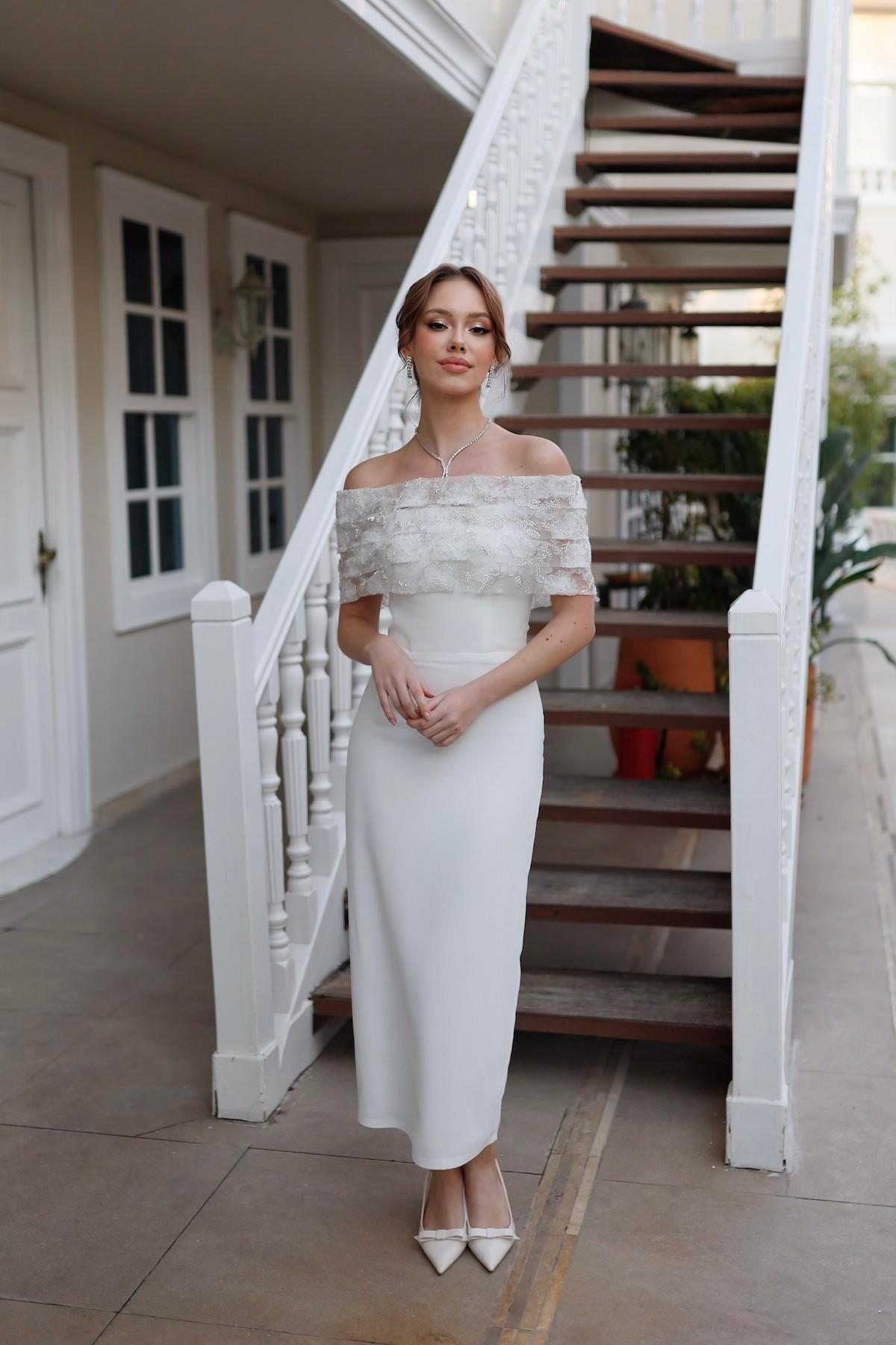 TheElsa | Kişiye Özel Üretim Abiye Elbise | Larissa Beyaz Özel Tasarım Dantel Detaylı Kalem Nikah Nişan ElbisesiSADE ELBİSELERLarissa Beyaz Özel Tasarım Dantel Detaylı Kalem Nikah Nişan Elbisesi