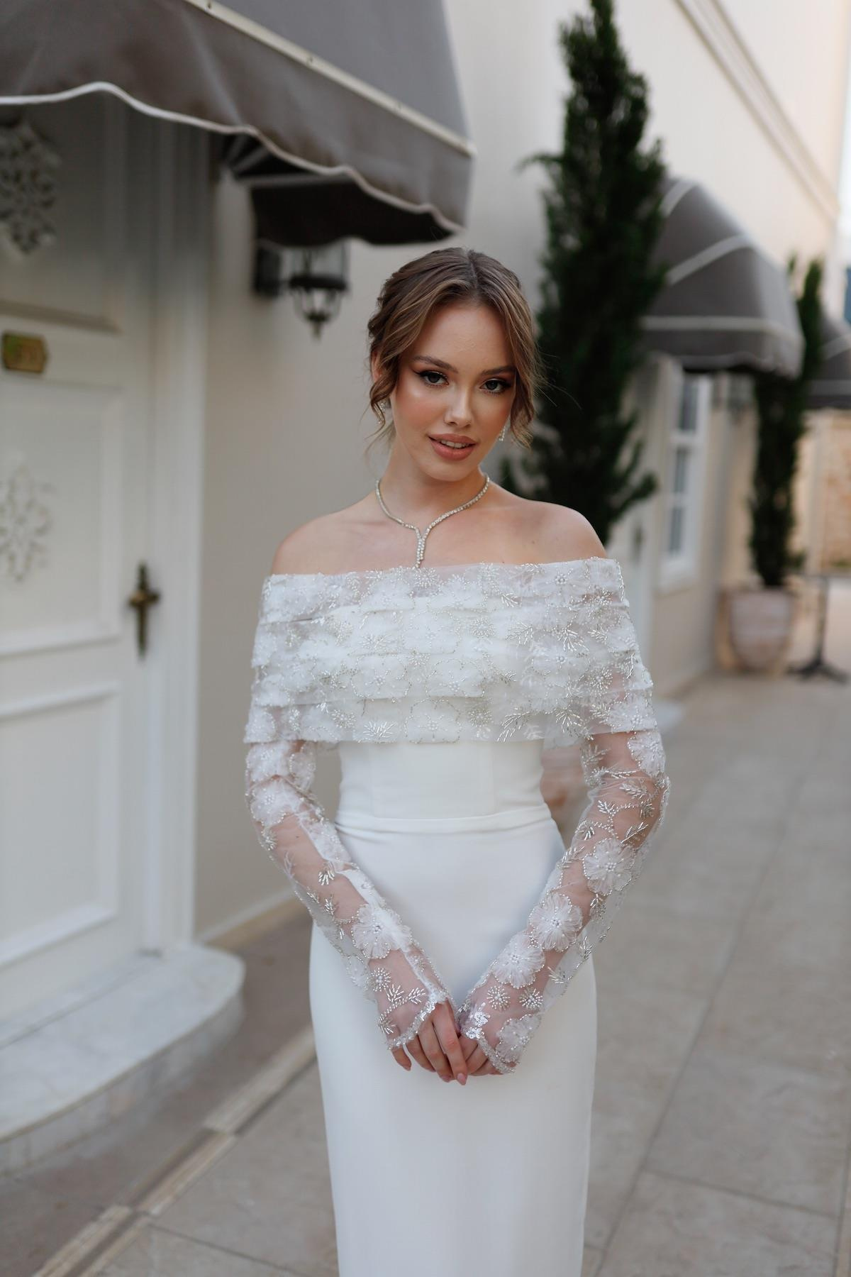 TheElsa | Kişiye Özel Üretim Abiye Elbise | Larissa Beyaz Özel Tasarım Dantel Detaylı Kalem Nikah Nişan ElbisesiSADE ELBİSELERLarissa Beyaz Özel Tasarım Dantel Detaylı Kalem Nikah Nişan Elbisesi