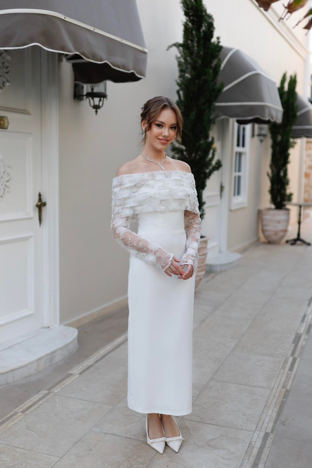 TheElsa | Kişiye Özel Üretim Abiye Elbise | Larissa Beyaz Özel Tasarım Dantel Detaylı Kalem Nikah Nişan ElbisesiSADE ELBİSELERLarissa Beyaz Özel Tasarım Dantel Detaylı Kalem Nikah Nişan Elbisesi