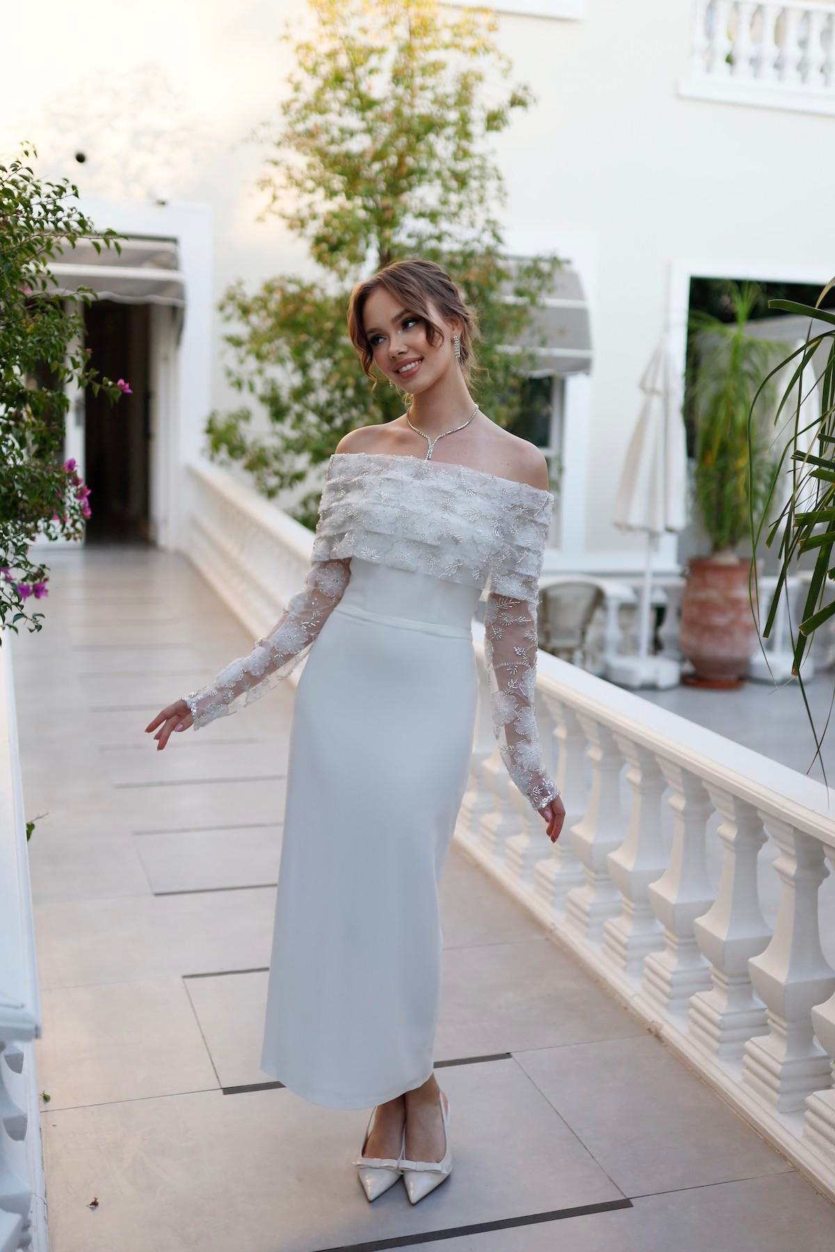 TheElsa | Kişiye Özel Üretim Abiye Elbise | Larissa Beyaz Özel Tasarım Dantel Detaylı Kalem Nikah Nişan ElbisesiSADE ELBİSELERLarissa Beyaz Özel Tasarım Dantel Detaylı Kalem Nikah Nişan Elbisesi