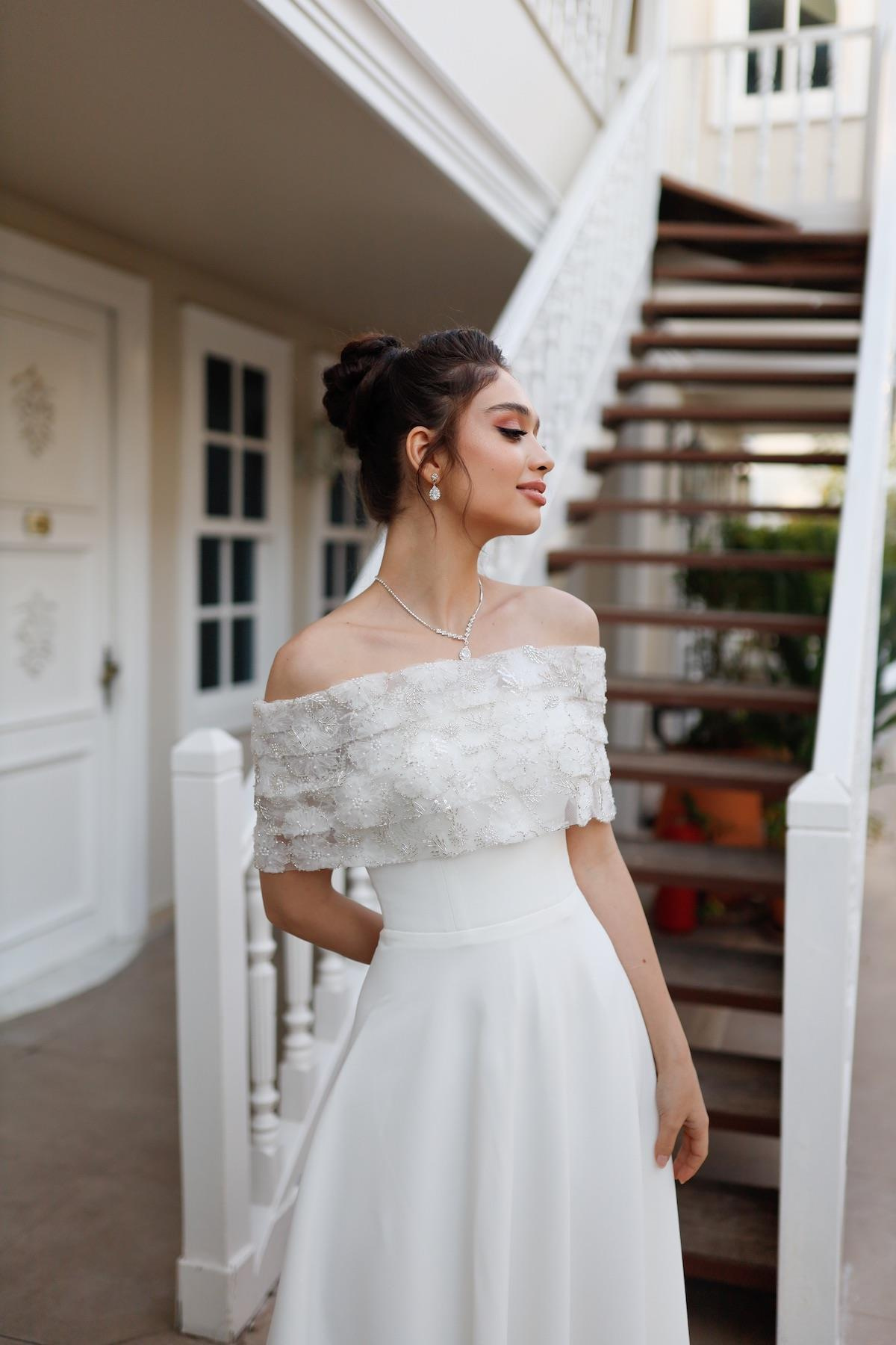 TheElsa | Kişiye Özel Üretim Abiye Elbise | Larissa Prenses Beyaz Özel Tasarım Dantel Detaylı Nikah Nişan ElbisesiSADE ELBİSELERLarissa Prenses Beyaz Özel Tasarım Dantel Detaylı Nikah Nişan Elbisesi