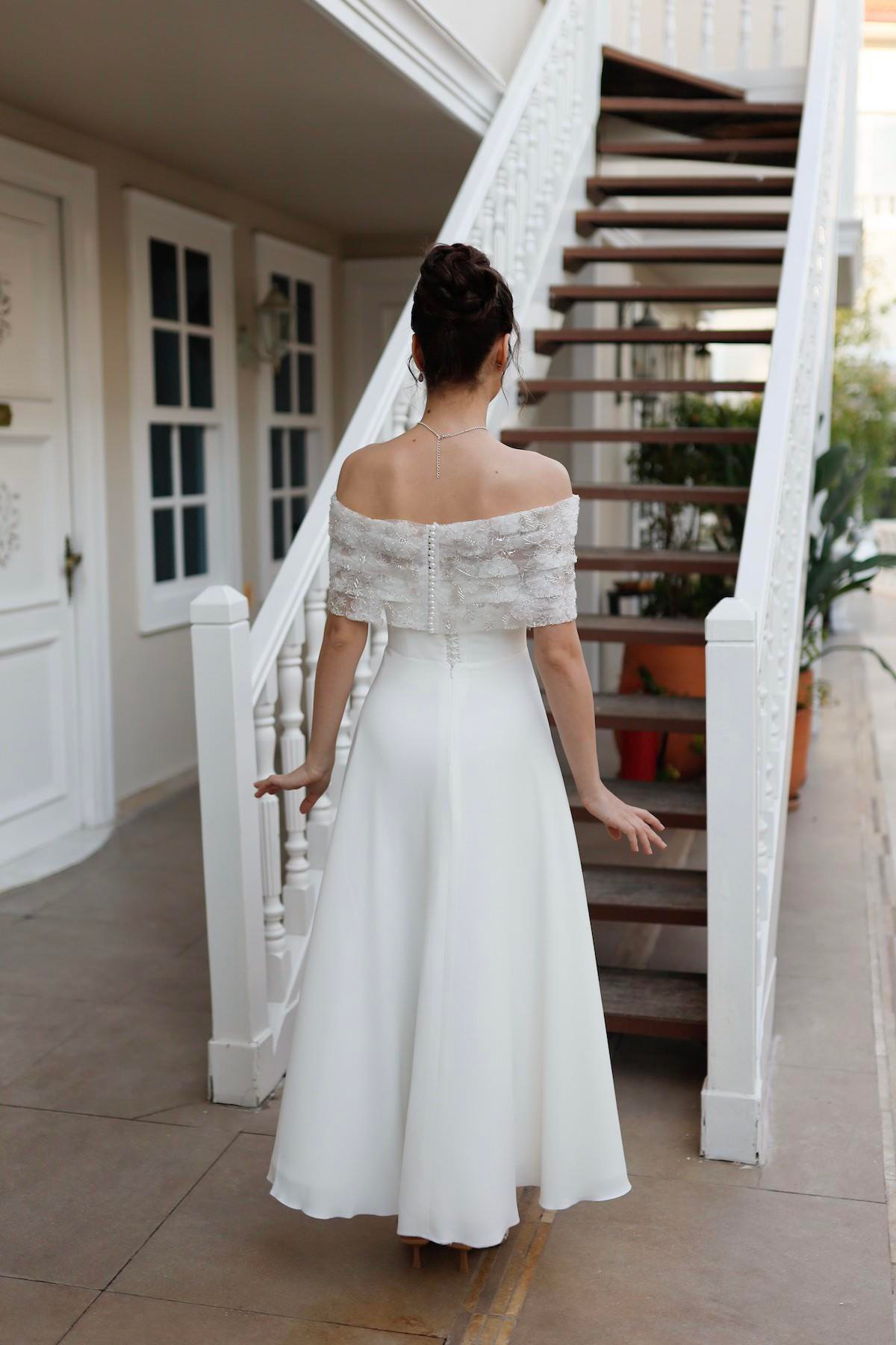 TheElsa | Kişiye Özel Üretim Abiye Elbise | Larissa Prenses Beyaz Özel Tasarım Dantel Detaylı Nikah Nişan ElbisesiSADE ELBİSELERLarissa Prenses Beyaz Özel Tasarım Dantel Detaylı Nikah Nişan Elbisesi