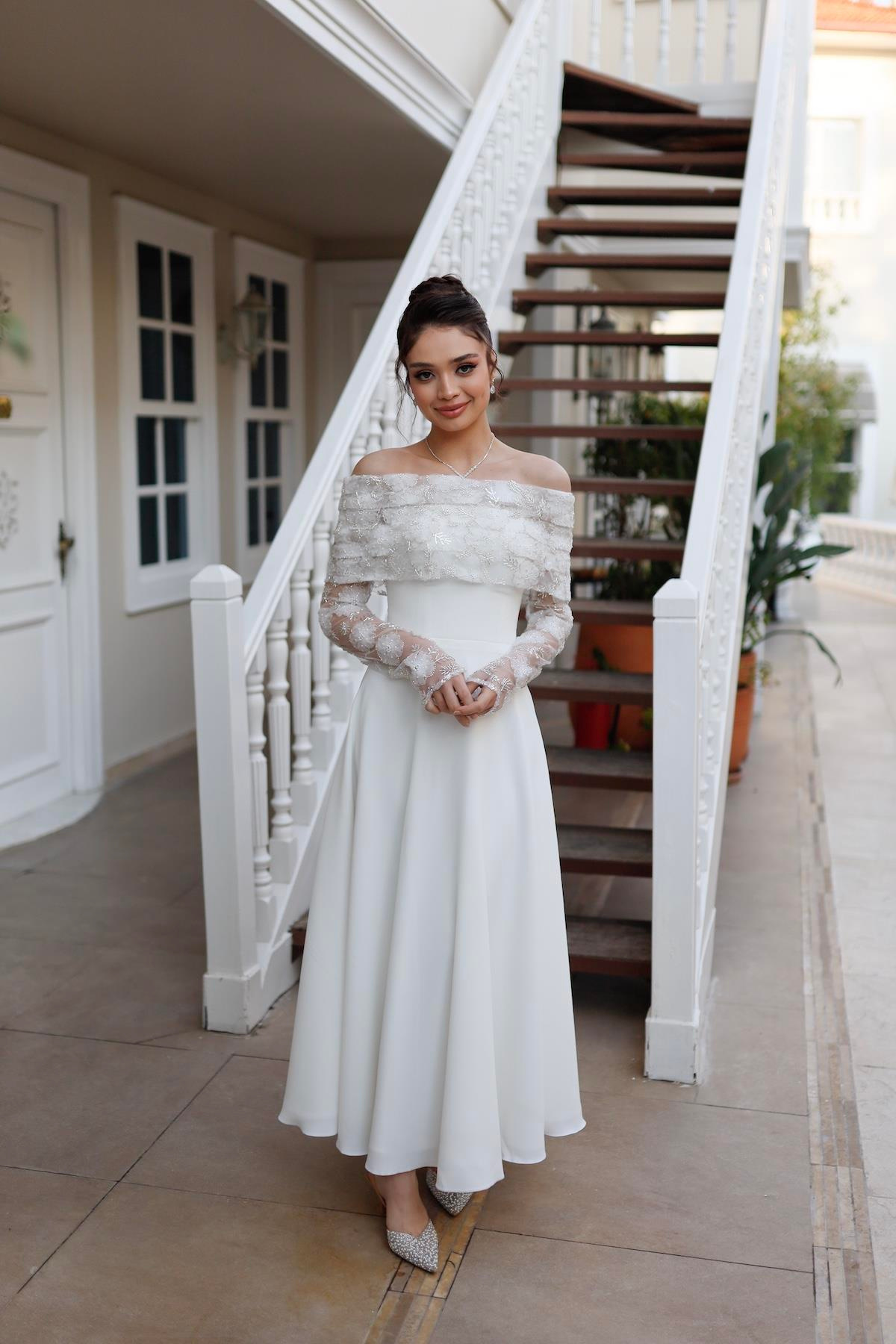 TheElsa | Kişiye Özel Üretim Abiye Elbise | Larissa Prenses Beyaz Özel Tasarım Dantel Detaylı Nikah Nişan ElbisesiSADE ELBİSELERLarissa Prenses Beyaz Özel Tasarım Dantel Detaylı Nikah Nişan Elbisesi