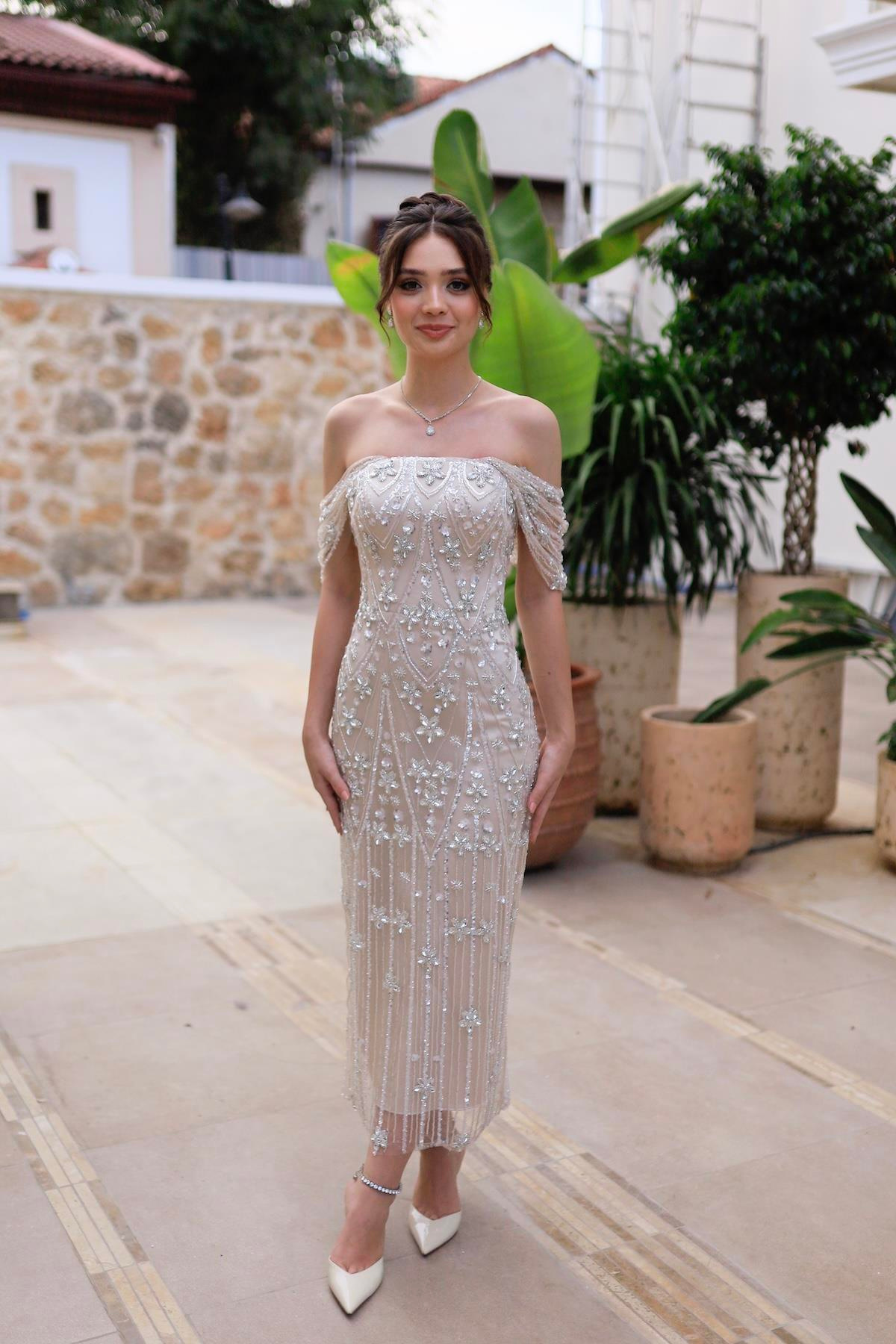 TheElsa | LAURADANTEL ELBİSELERLaura Bej Taşlı Özel Tasarım Elbise