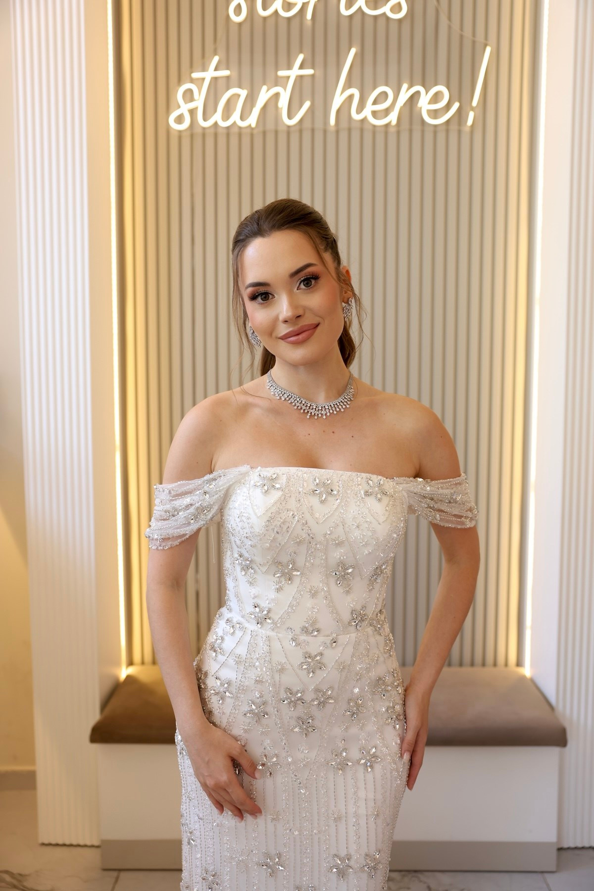 TheElsa | Laura Kalem Beyaz Dantel Nikah Nişan Söz ElbisesiBEYAZ DANTEL ELBİSELERLaura Kalem Beyaz Dantel Nikah Nişan Söz Elbisesi