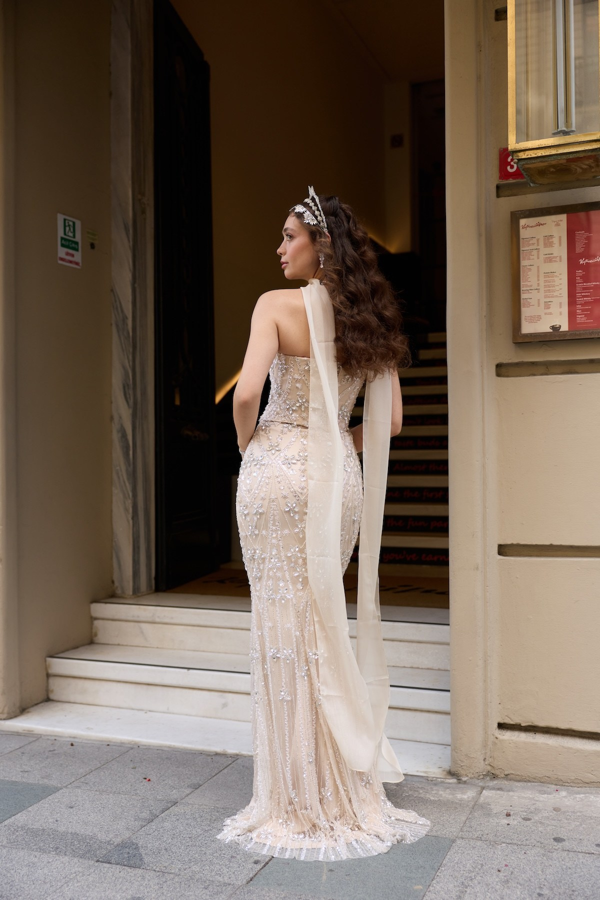 TheElsa | Hera Laura Kalp Yaka Bej Dantel Balık Korse Etek Nikah Nişan Söz ElbisesiRENKLİ DANTEL ELBİSELERLaura Kalp Yaka Bej Dantel Balık Korse Etek Nikah Nişan Söz Elbisesi