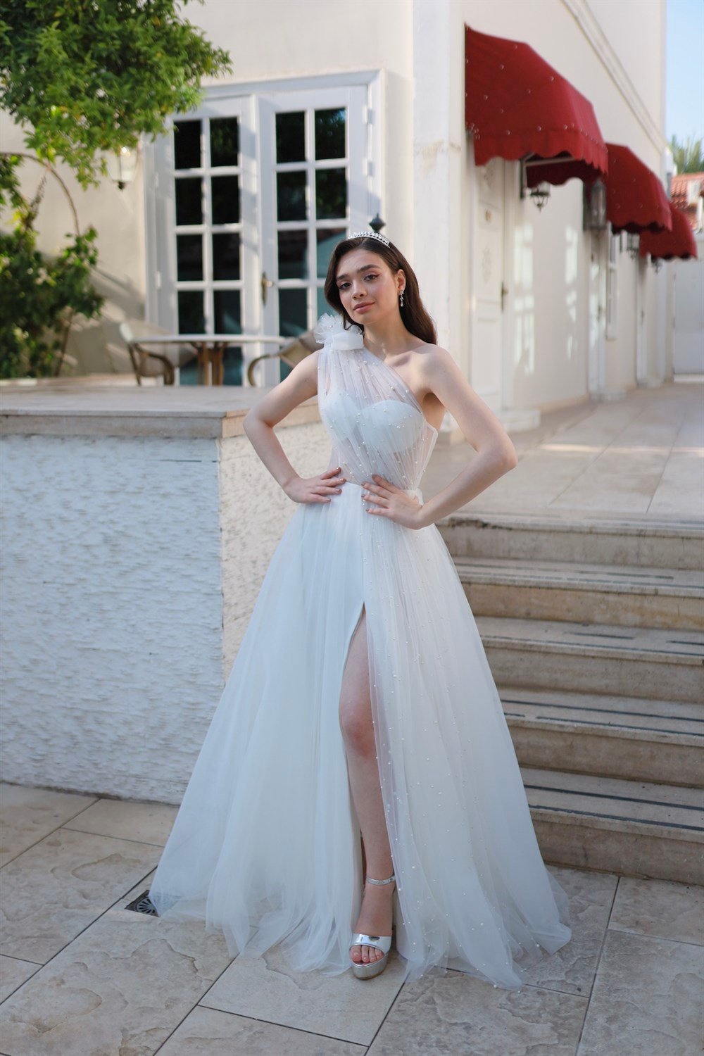 TheElsa | GİYİM | TAKI | Lavien Beyaz İncili Özel Tasarım Yırtmaçlı Uzun Nikah ElbisesiELBİSELavien Beyaz İncili Özel Tasarım Yırtmaçlı Uzun Nikah Elbisesi