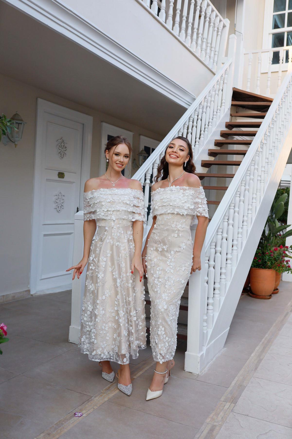 TheElsa | Kişiye Özel Üretim Abiye Elbise | Lavinya Beyaz Çiçekli Özel Tasarım Dantel Abiye ElbiseÖZEL ÜRETİM ELBİSELavinya White Floral Special Design Lace Evening Dress