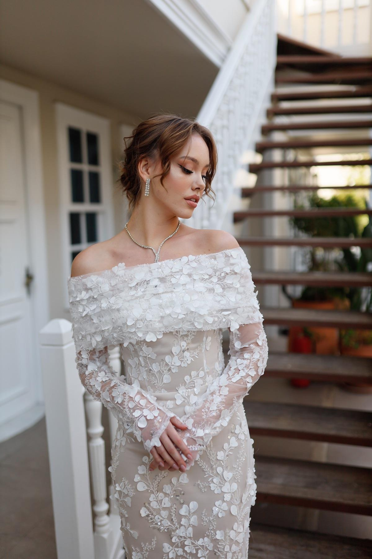 TheElsa | Kişiye Özel Üretim Abiye Elbise | Lavinya Beyaz Çiçekli Özel Tasarım Dantel Abiye ElbiseÖZEL ÜRETİM ELBİSELavinya White Floral Special Design Lace Evening Dress