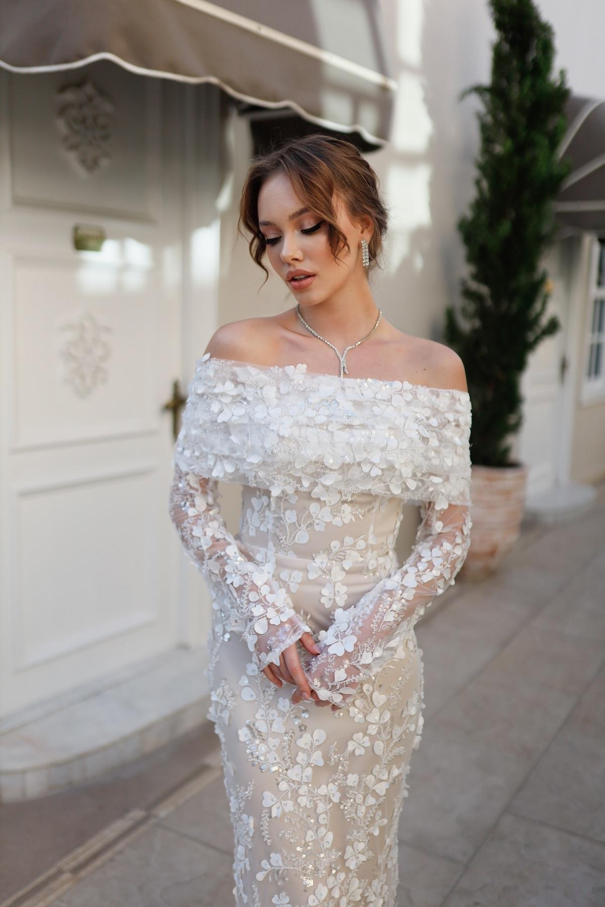 TheElsa | Kişiye Özel Üretim Abiye Elbise | Lavinya Beyaz Çiçekli Özel Tasarım Dantel Abiye ElbiseÖZEL ÜRETİM ELBİSELavinya White Floral Special Design Lace Evening Dress