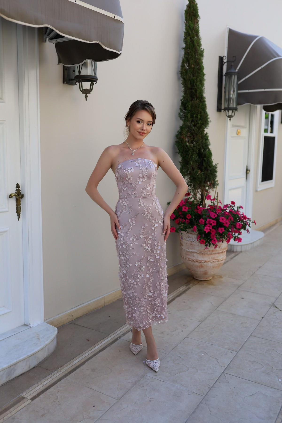 TheElsa | Kişiye Özel Üretim Abiye Elbise | Lavinya Pudra Çiçekli Özel Tasarım Dantel Abiye ElbiseDANTEL ELBİSELERLavinya Powder Floral Special Design Lace Evening Dress