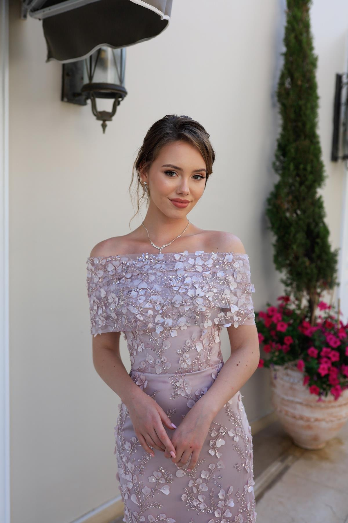 TheElsa | Kişiye Özel Üretim Abiye Elbise | Lavinya Pudra Çiçekli Özel Tasarım Dantel Abiye ElbiseDANTEL ELBİSELERLavinya Powder Floral Special Design Lace Evening Dress
