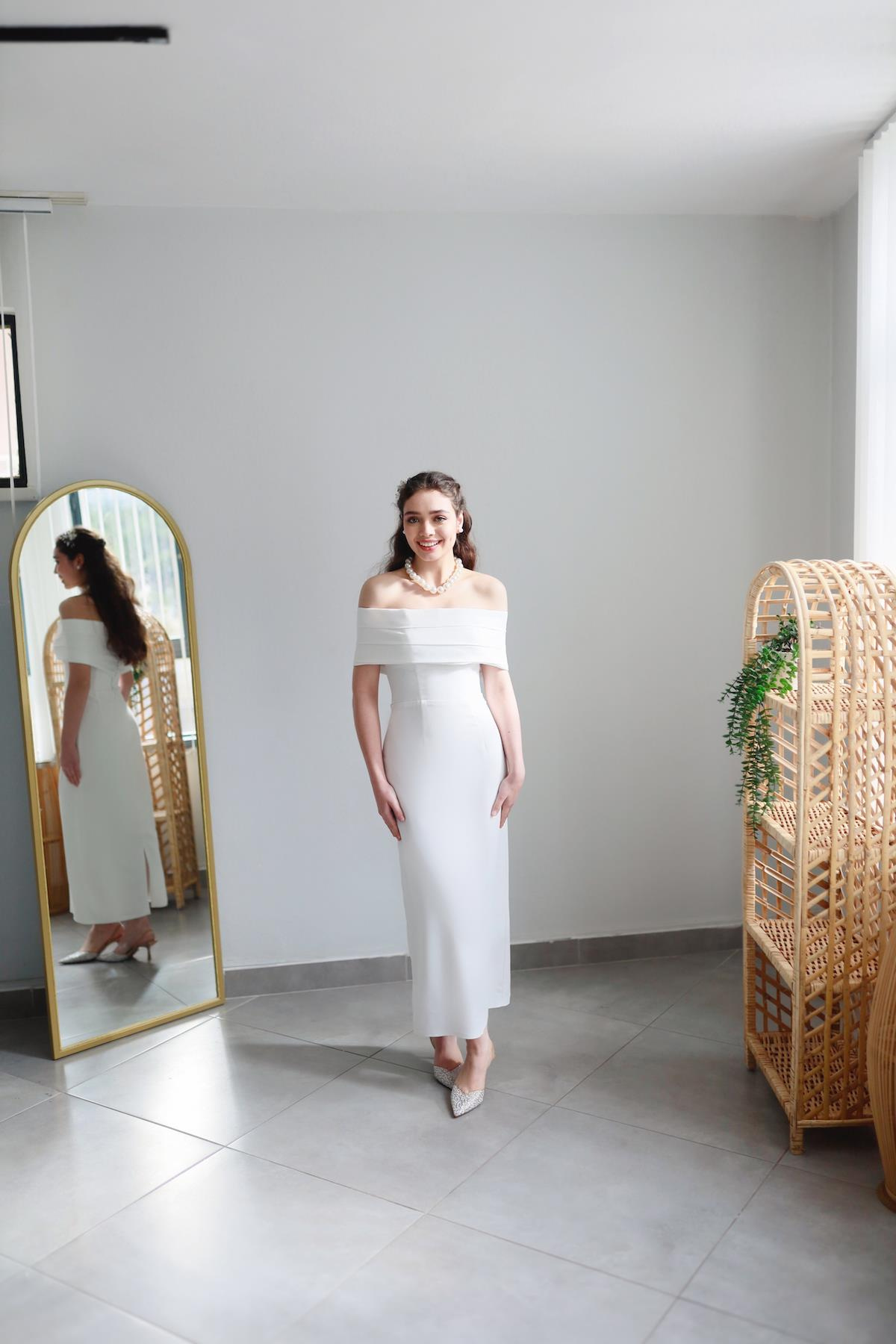 TheElsa | Kişiye Özel Üretim Abiye Elbise | Leyla Beyaz Özel Tasarım Kalem ElbiseÖZEL ÜRETİM ELBİSELeyla Beyaz Özel Tasarım Kalem Nikah Nişan Elbisesi