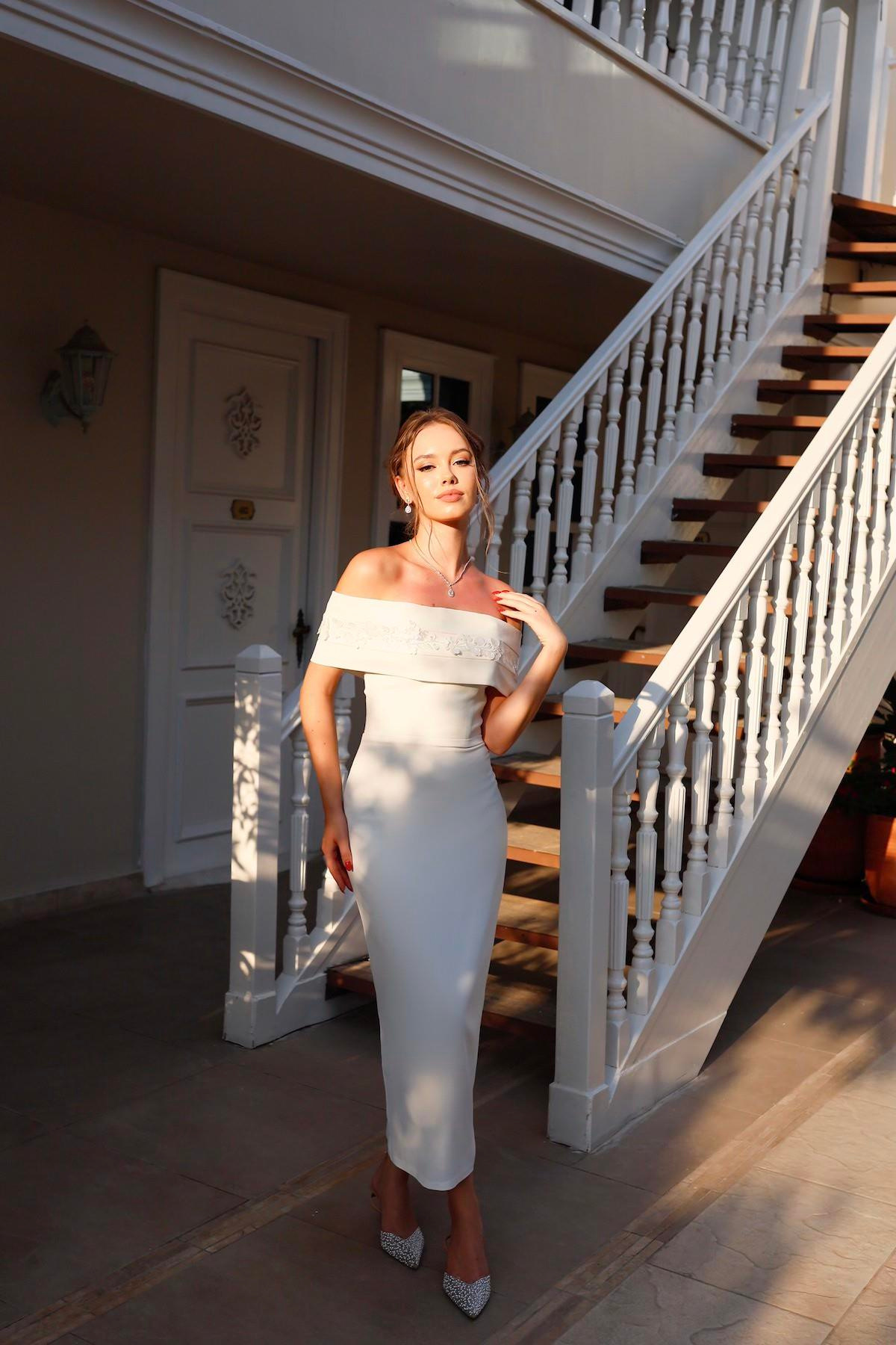 TheElsa | Kişiye Özel Üretim Abiye Elbise | Leyla Beyaz Özel Tasarım Kalem ElbiseÖZEL ÜRETİM ELBİSELeyla White Special Design Pencil Wedding Engagement Dress