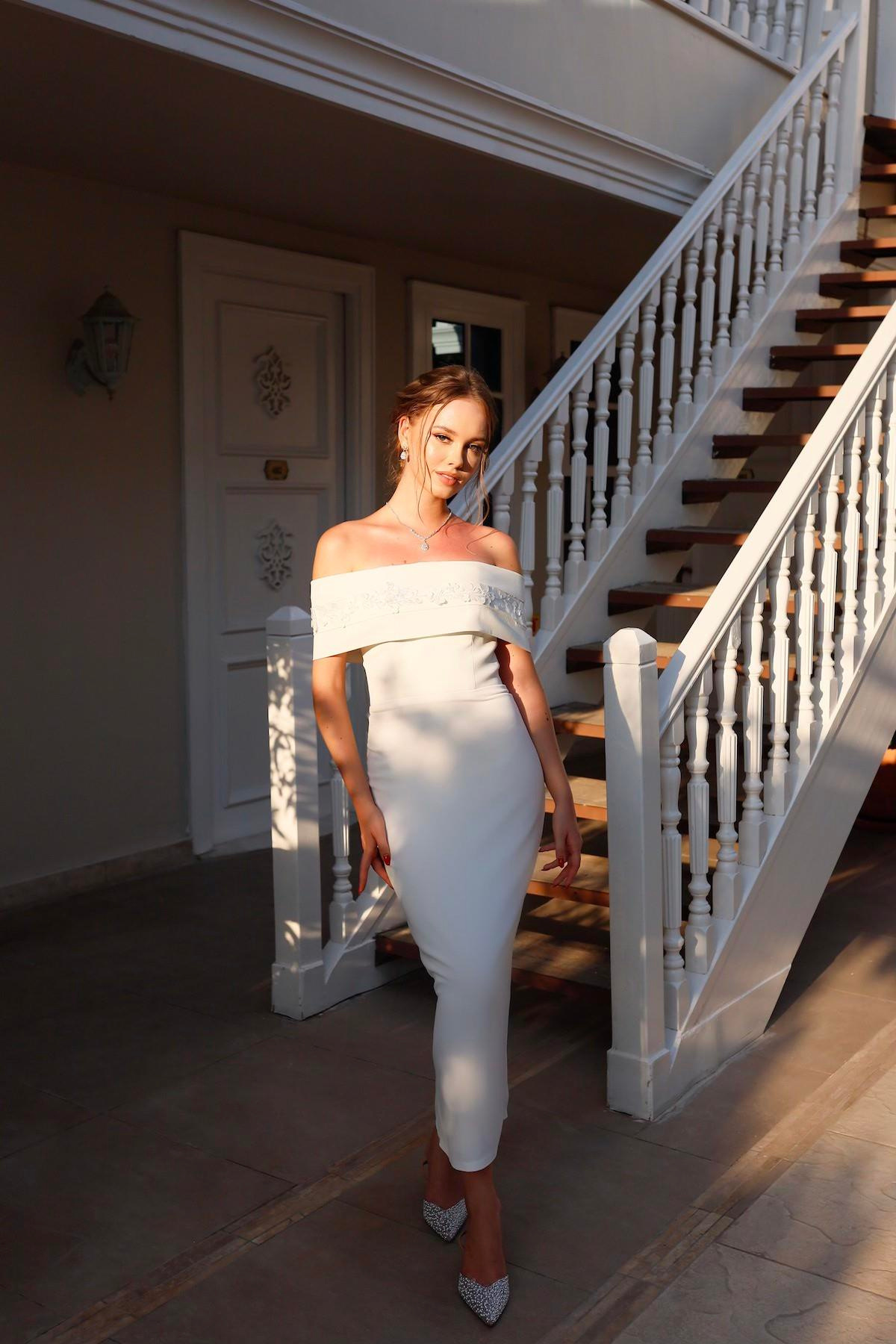 TheElsa | Kişiye Özel Üretim Abiye Elbise | Leyla Beyaz Özel Tasarım Kalem ElbiseÖZEL ÜRETİM ELBİSELeyla White Special Design Pencil Wedding Engagement Dress