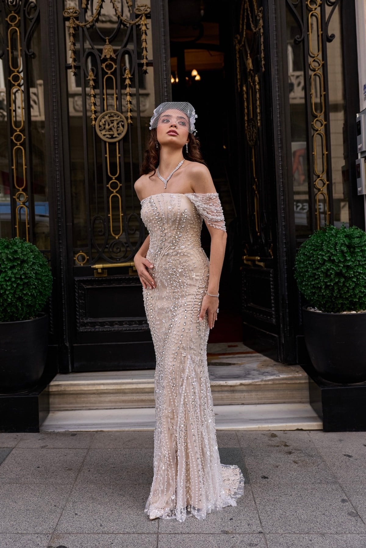 TheElsa | Liva Balık Bej Beyaz Dantel Nikah Nişan Söz ElbisesiBEYAZ DANTEL ELBİSELERLiva Balık Bej Beyaz Dantel Nikah Nişan Söz Elbisesi