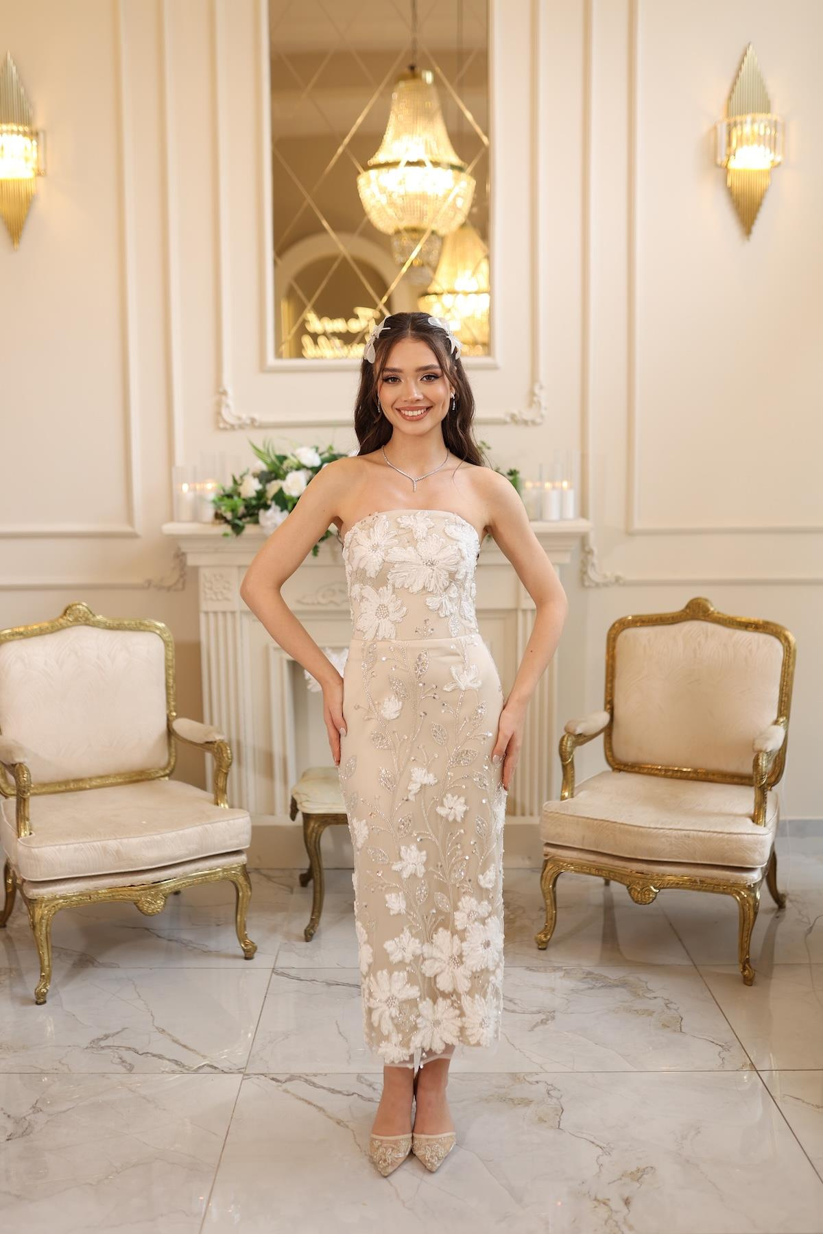 TheElsa | MARGARET BEYAZBEYAZ DANTEL ELBİSELERMargaret Saten Bolero Beyaz Çiçekli Nişan Nikah Davet Elbise
