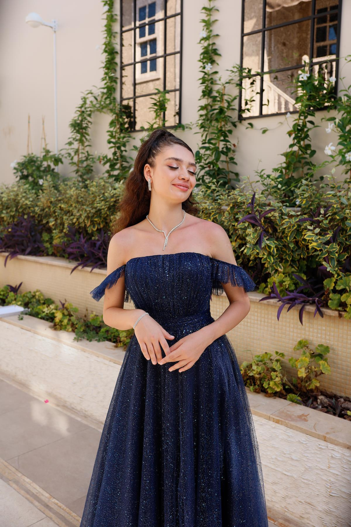TheElsa | Kişiye Özel Üretim Abiye Elbise | Melissa Lacivert Özel Tasarım Simli Tül Abiye ElbiseÖZEL ÜRETİM ELBİSEMelissa Navy Blue Special Design Silvery Tulle Evening Dress