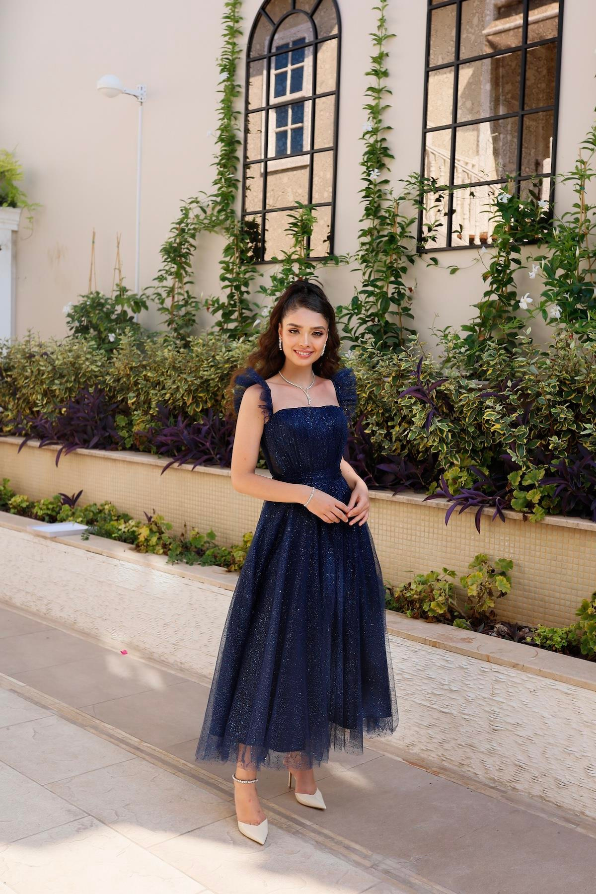 TheElsa | Kişiye Özel Üretim Abiye Elbise | Melissa Lacivert Özel Tasarım Simli Tül Abiye ElbiseÖZEL ÜRETİM ELBİSEMelissa Navy Blue Special Design Silvery Tulle Evening Dress