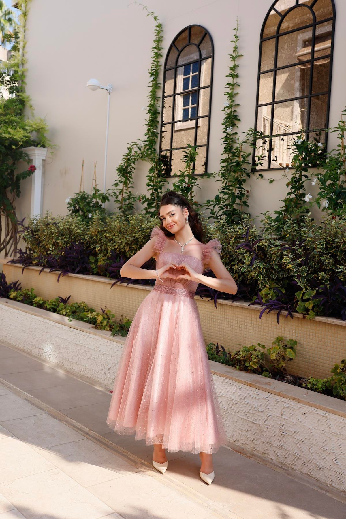 TheElsa | Kişiye Özel Üretim Abiye Elbise | Melissa Pudra Özel Tasarım Simli Tül Abiye ElbiseÖZEL ÜRETİM ELBİSEMelissa Powder Special Design Silvery Tulle Evening Dress