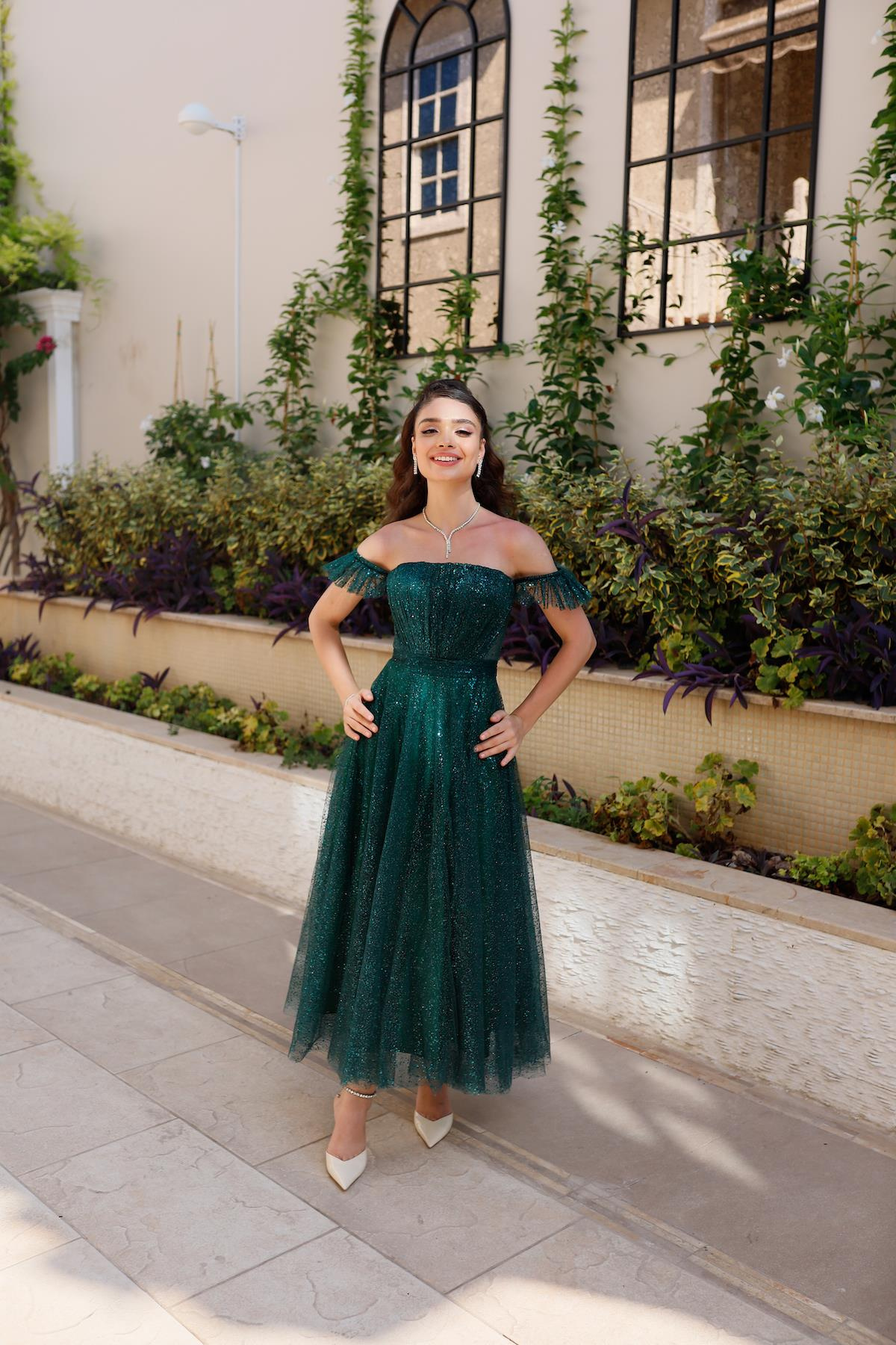 TheElsa | Kişiye Özel Üretim Abiye Elbise | Melissa Zümrüt Yeşili Özel Tasarım Simli Tül Abiye ElbiseÖZEL ÜRETİM ELBİSEMelissa Emerald Green Special Design Silvery Tulle Evening Dress