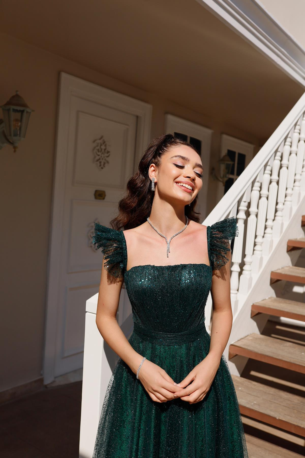 TheElsa | Kişiye Özel Üretim Abiye Elbise | Melissa Zümrüt Yeşili Özel Tasarım Simli Tül Abiye ElbiseÖZEL ÜRETİM ELBİSEMelissa Emerald Green Special Design Silvery Tulle Evening Dress