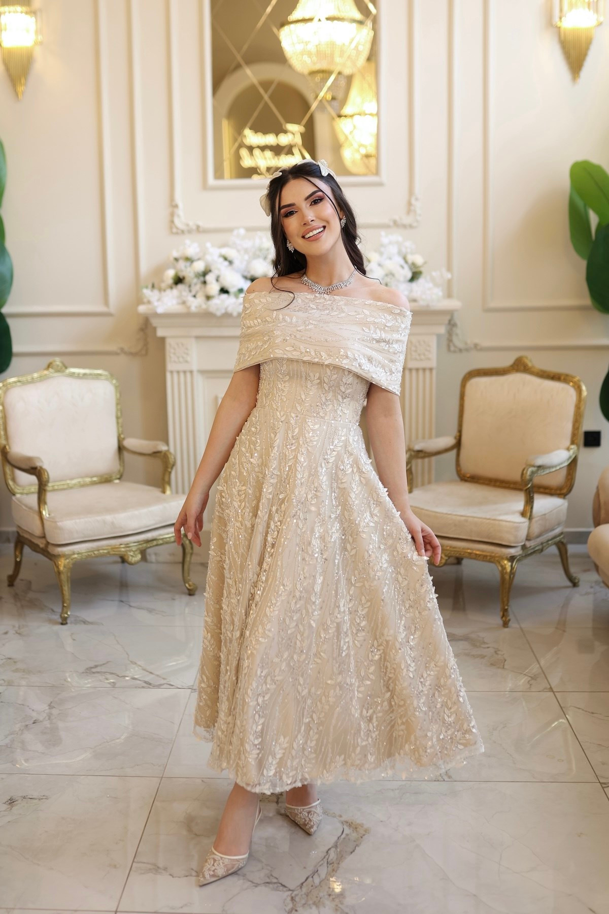 TheElsa | Miranda Prenses Saten BoleroBEYAZ ELBİSELERMiranda Prenses Saten Bolero Beyaz Çiçekli Özel Tasarım Dantel Abiye Elbise