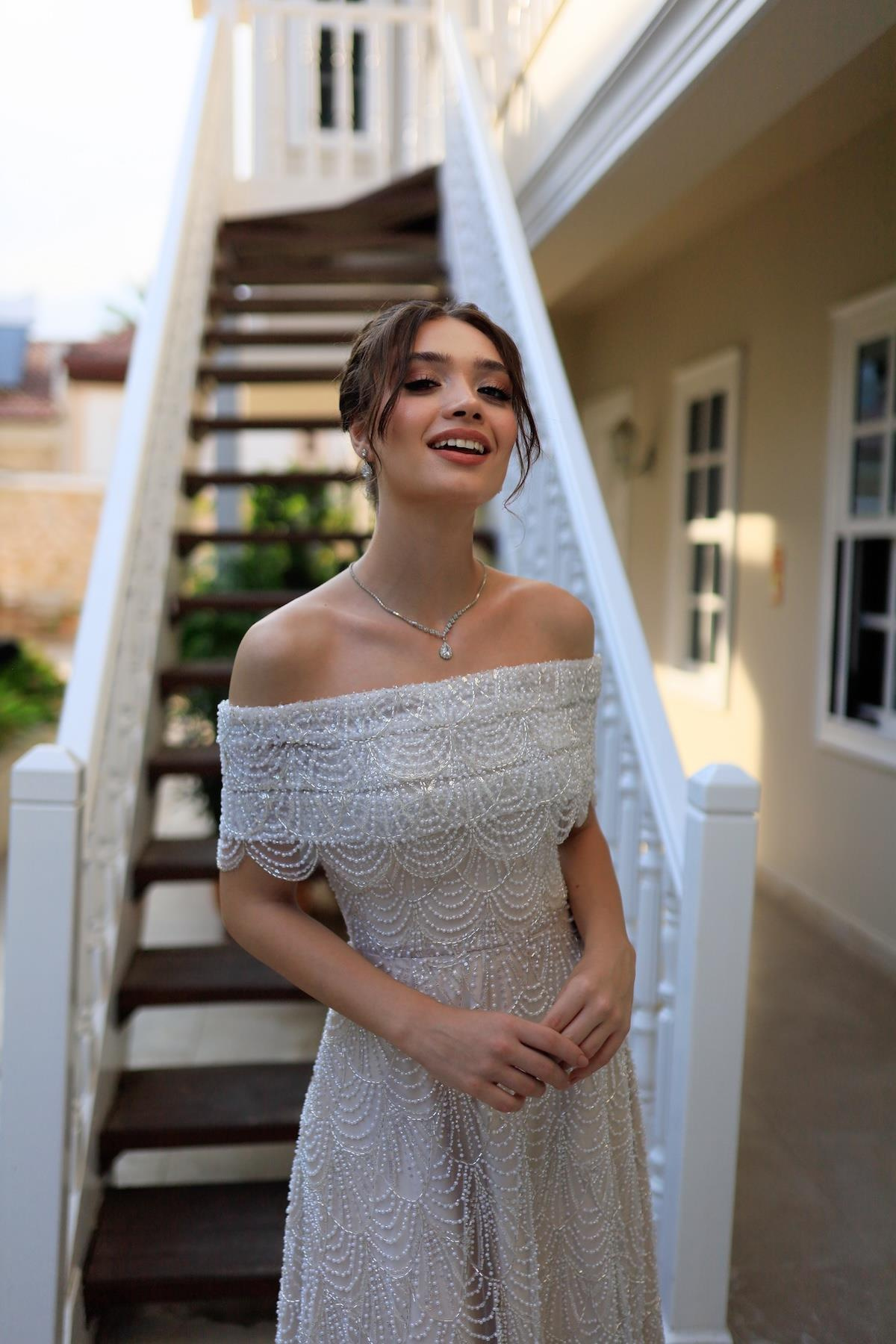 TheElsa | MONICA BOLERO PRENSESBEYAZ ELBİSELERMonica Bolero Prenses Özel Tasarım Dantel Nişan Nikah Elbisesi