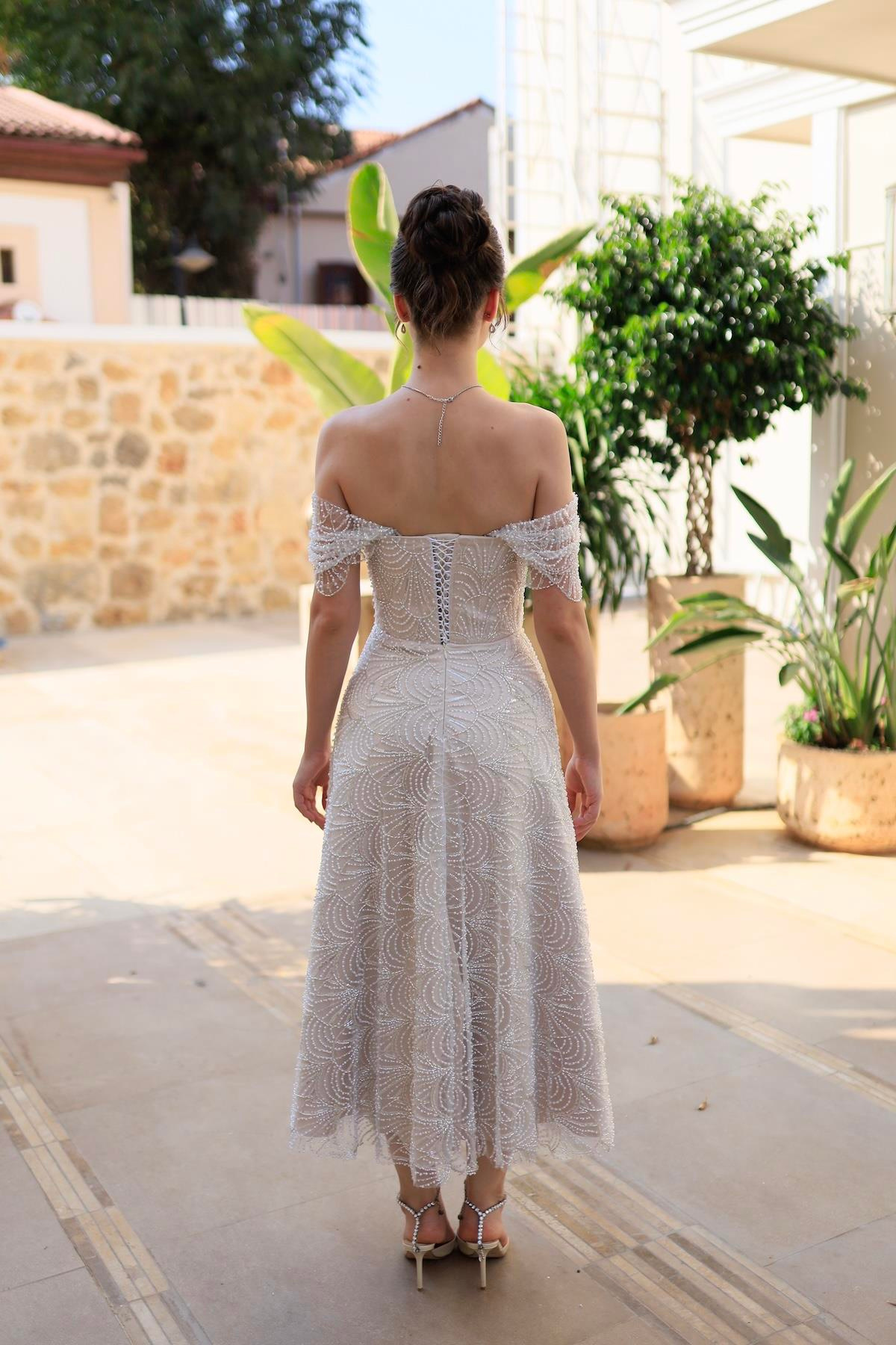TheElsa | MONICA DÜŞÜK KOL PRENSESÖZEL ÜRETİM TASARIM ELBİSELERMonica Düşük Kol Prenses Özel Tasarım Dantel Nişan Nikah Elbisesi