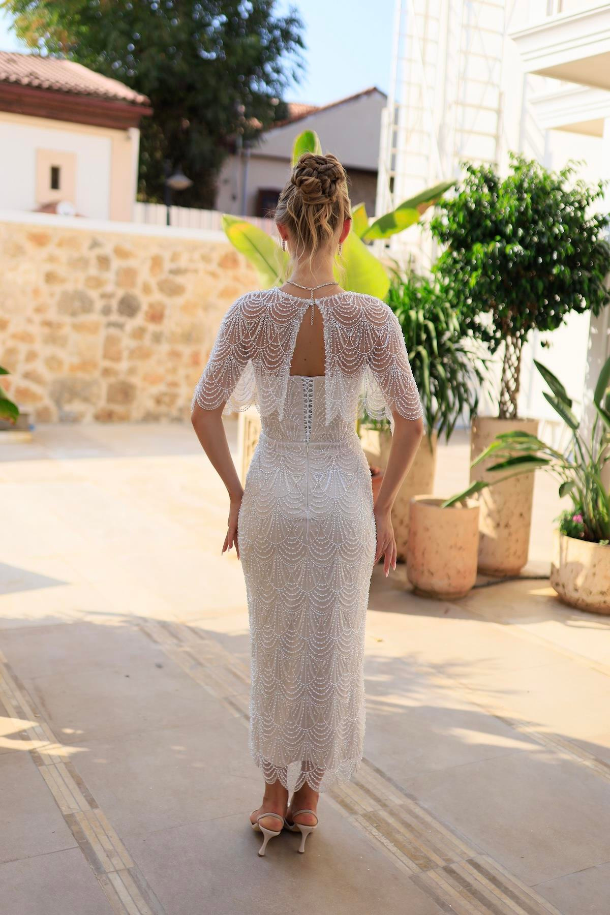 TheElsa | Monica Pelerin KalemDANTEL ELBİSELERMonica Pelerin Kalem Özel Tasarım Dantel Nişan Nikah Elbisesi