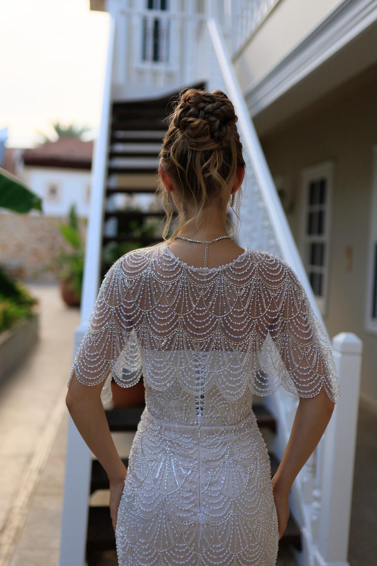 TheElsa | Monica Pelerin KalemDANTEL ELBİSELERMonica Pelerin Kalem Özel Tasarım Dantel Nişan Nikah Elbisesi