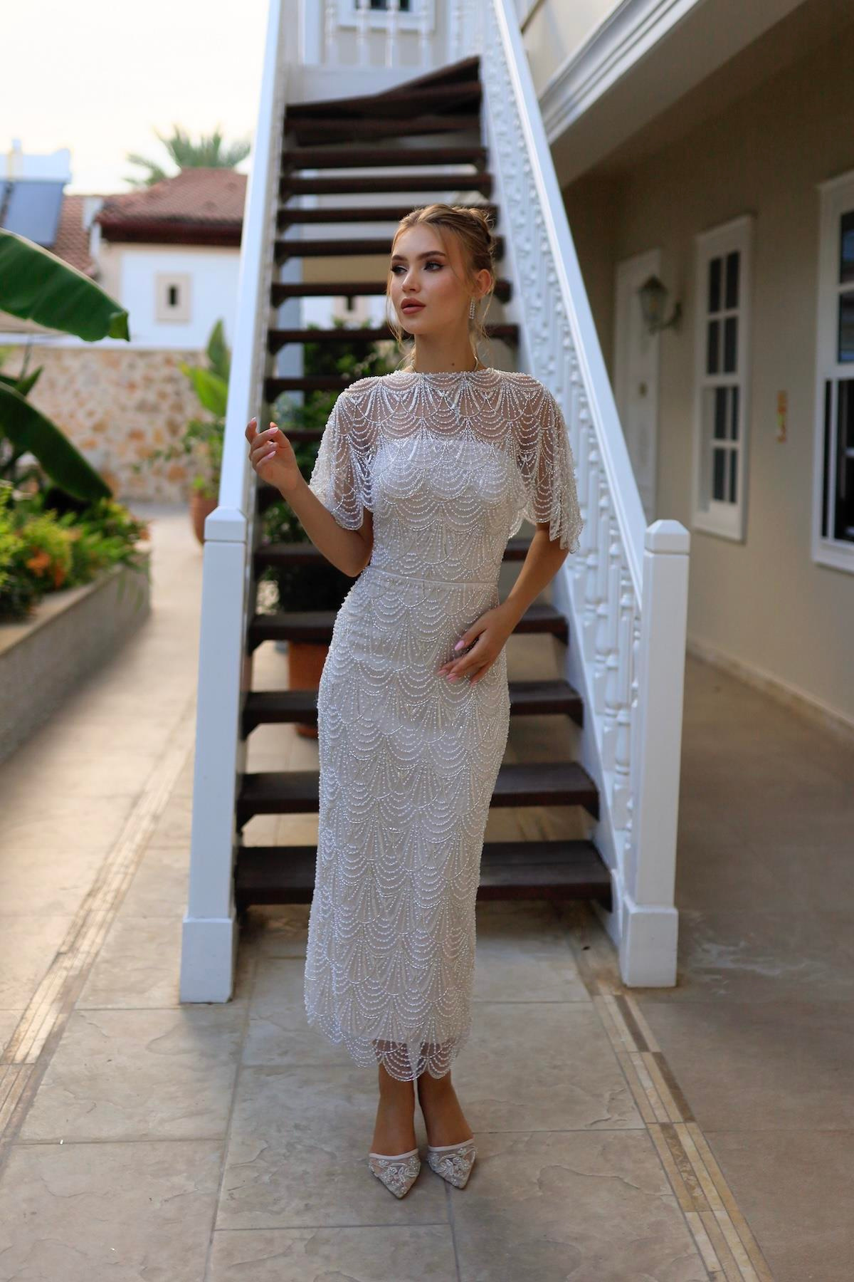 TheElsa | Monica Pelerin KalemDANTEL ELBİSELERMonica Pelerin Kalem Özel Tasarım Dantel Nişan Nikah Elbisesi