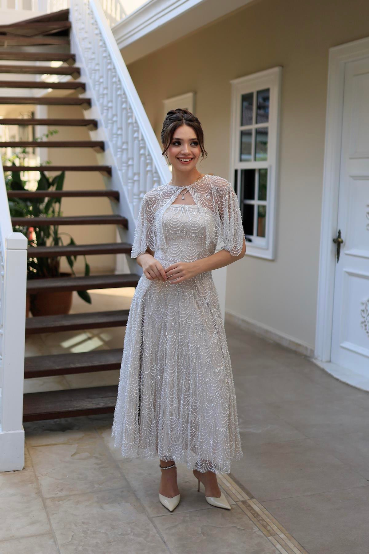 TheElsa | MONICA PELERİN PRENSESBEYAZ ELBİSELERMonica Pelerin Prenses Özel Tasarım Dantel Nişan Nikah Elbisesi