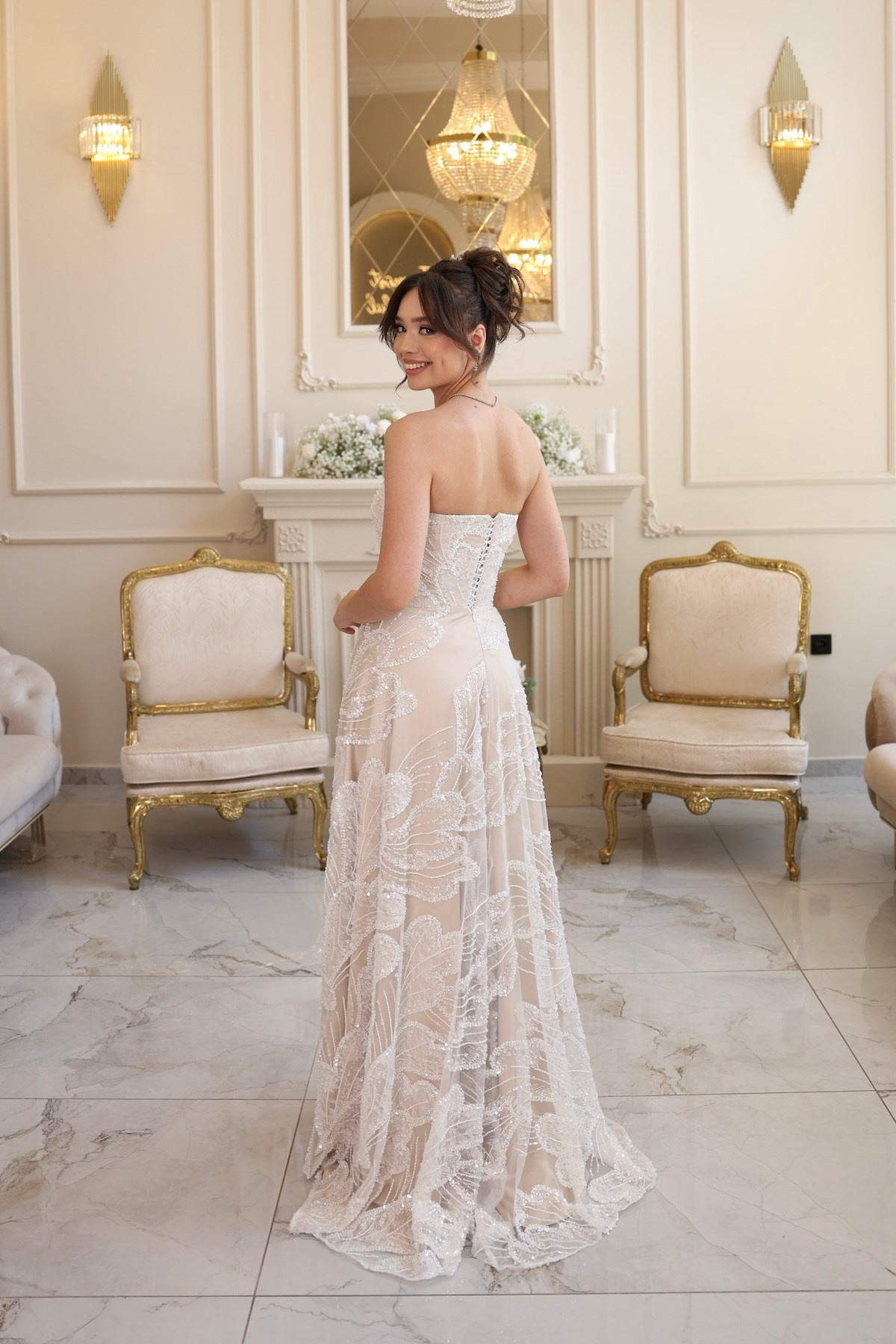 TheElsa | Nadia Prenses Bej Beyaz Maxi Dantel Nikah Nişan Söz ElbisesiBEYAZ DANTEL ELBİSELERNadia Prenses Bej Beyaz Maxi Dantel Nikah Nişan Söz Elbisesi
