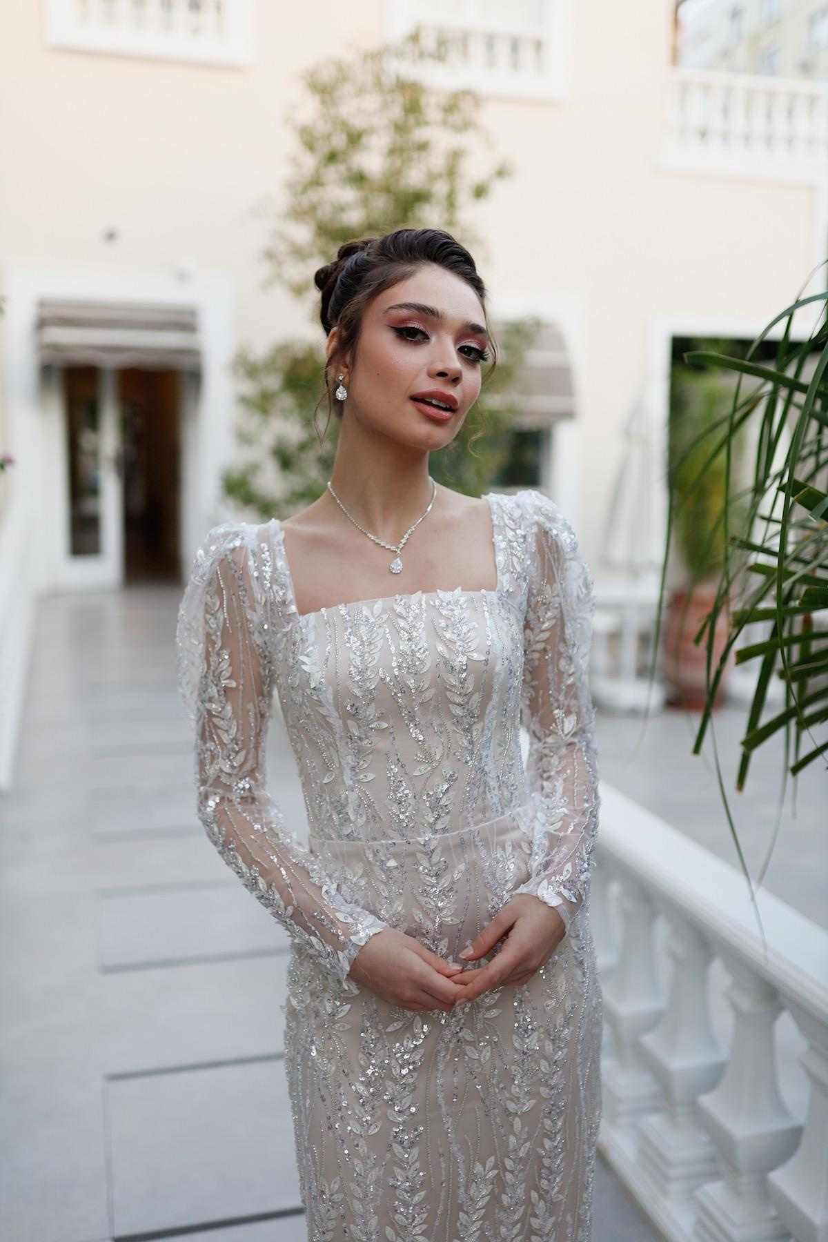 TheElsa | Özel Tasarım Abiye Elbiseler | Nastya Midi Boy Özel Tasarım Dantel Abiye ElbiseÖZEL ÜRETİM TASARIM ELBİSELERNastya Midi Boy Özel Tasarım Dantel Abiye Elbise
